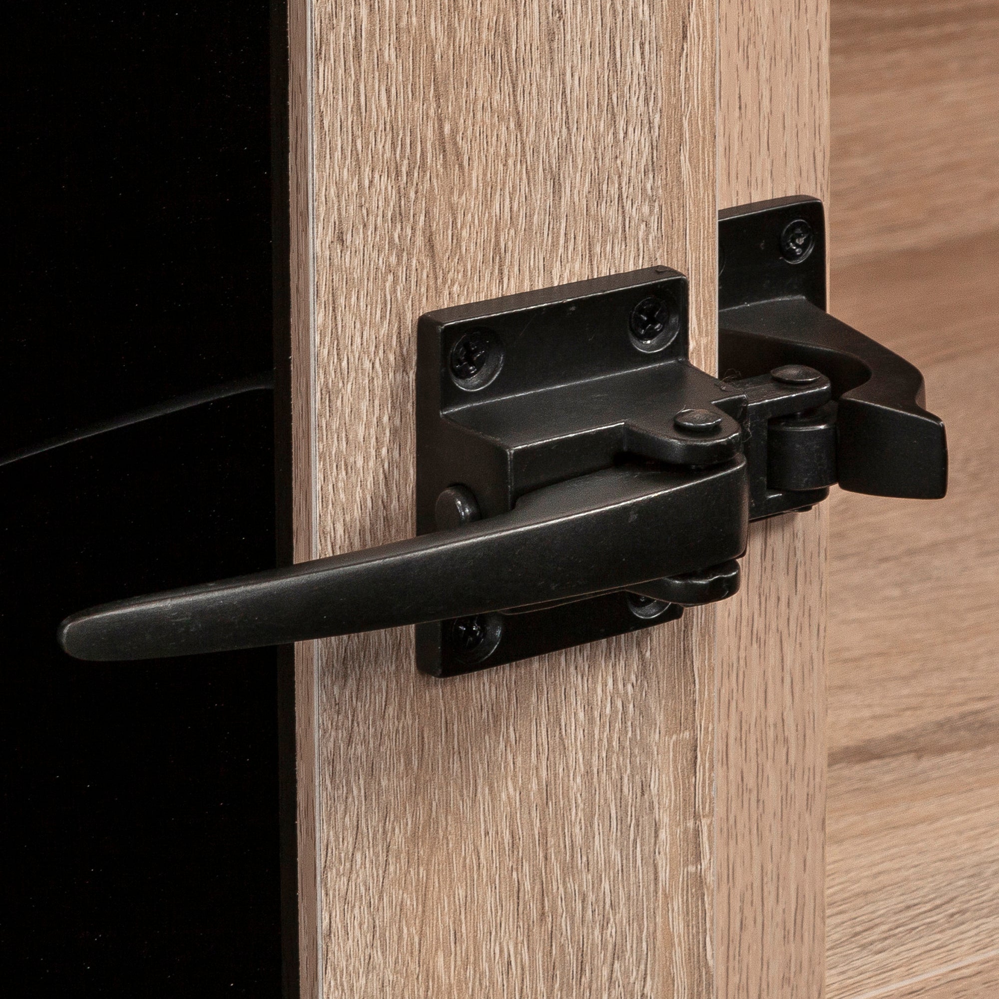 Mirella Hutch Gls Hinged Doors