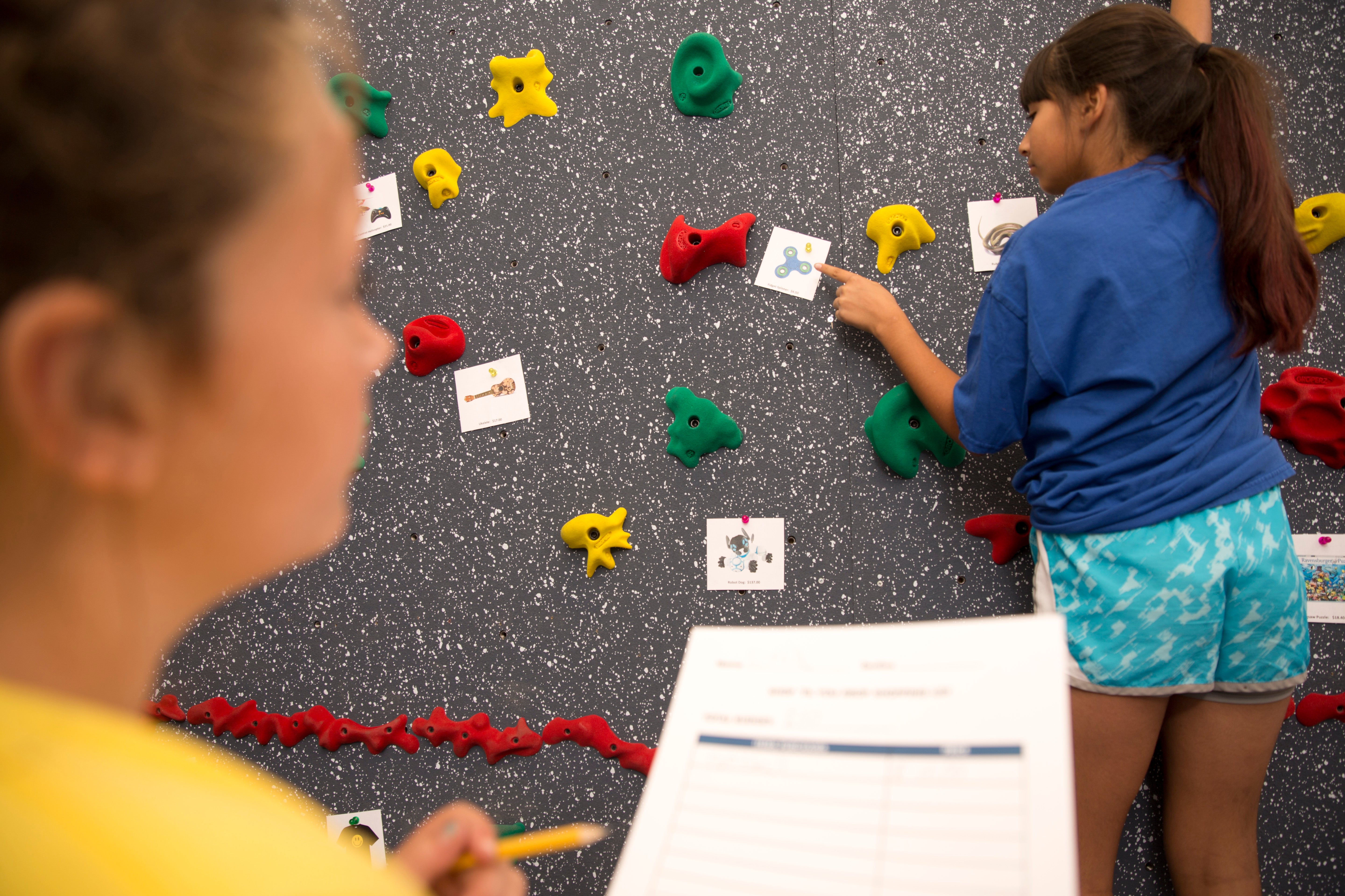 8' H MAGNA TRAVERSE WALLS - 10'H x 40'L - Package with 2"W Mats