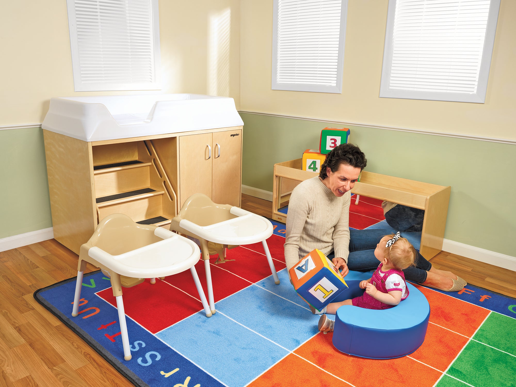 Value Line Toddler Storage with Mirror Back