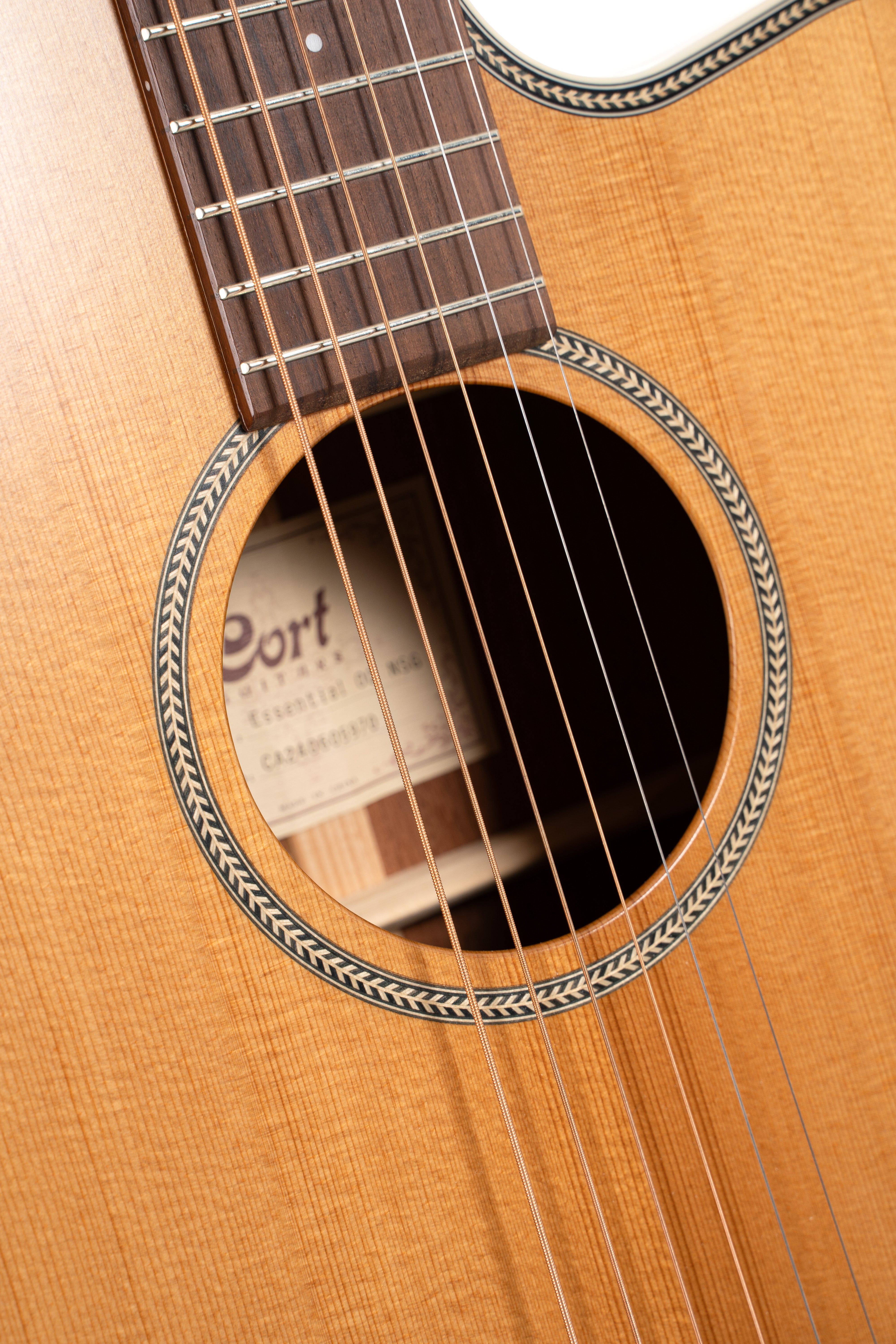 Cort OC4NSG Essence Series ES-OC4 OM Cutaway Acoustic Electric Guitar. Natural Semi Gloss