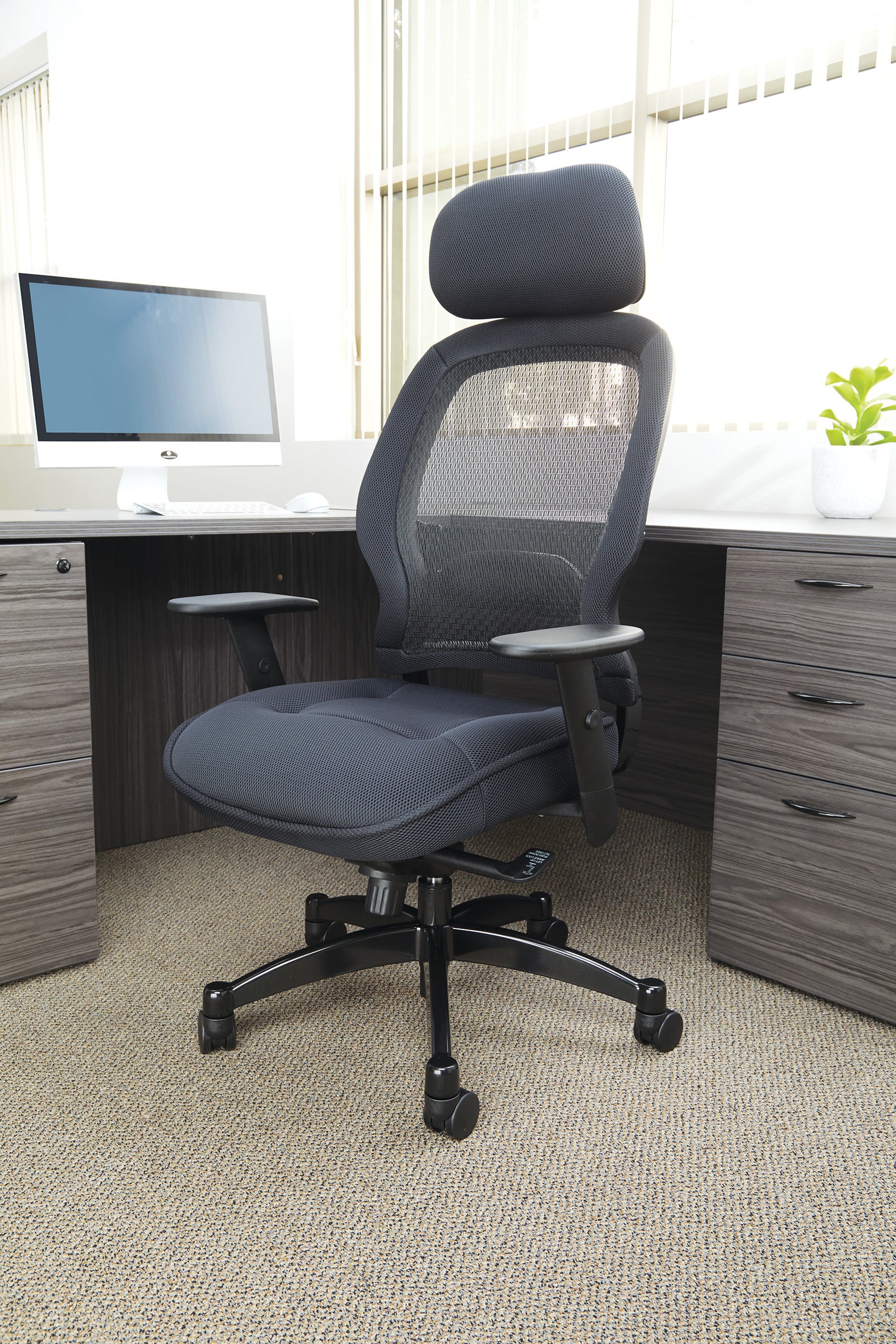 Pro Dlx Breathable Mesh Chair - Black