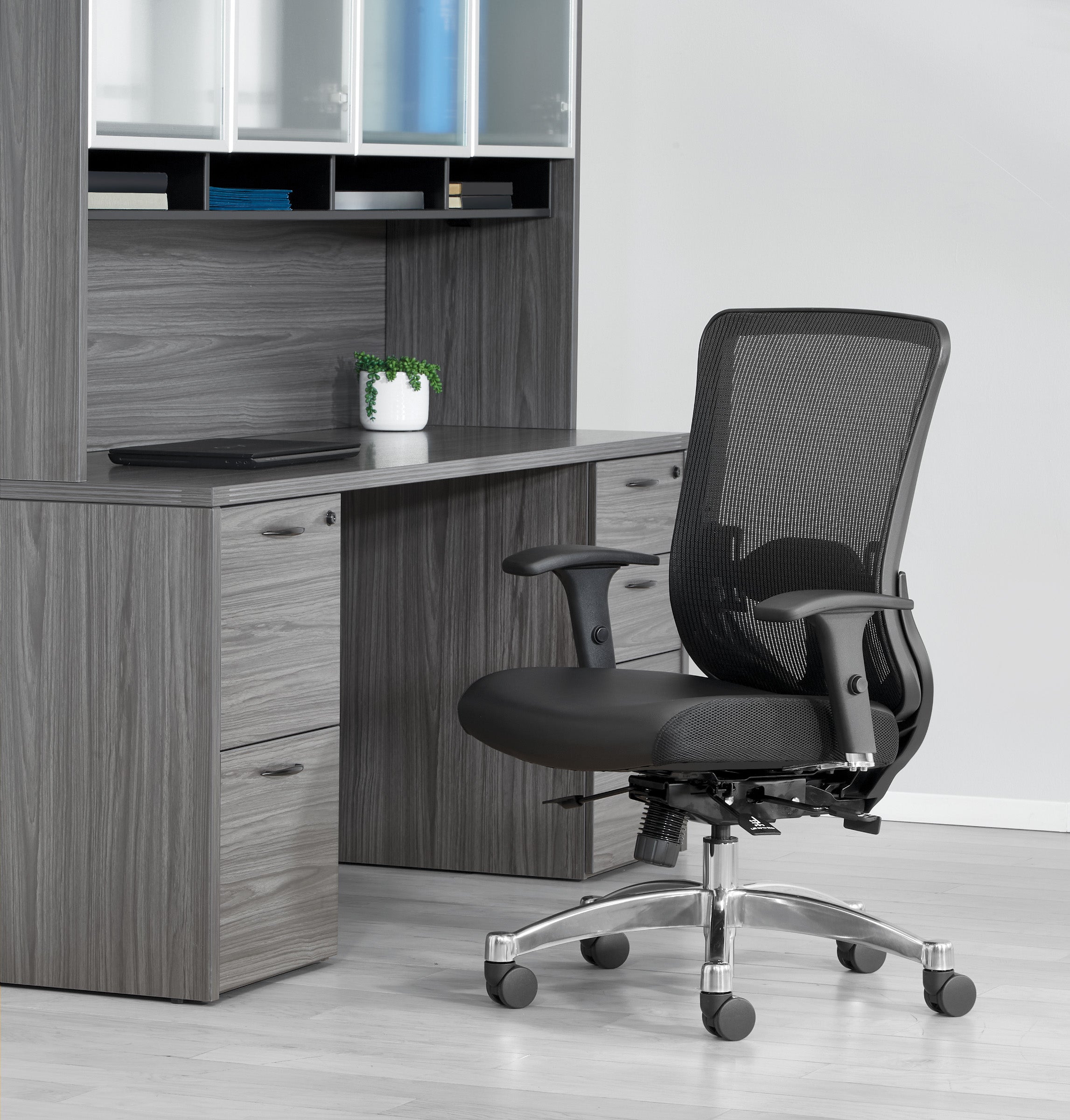 Vertical Mesh Back Managers Chair - Black