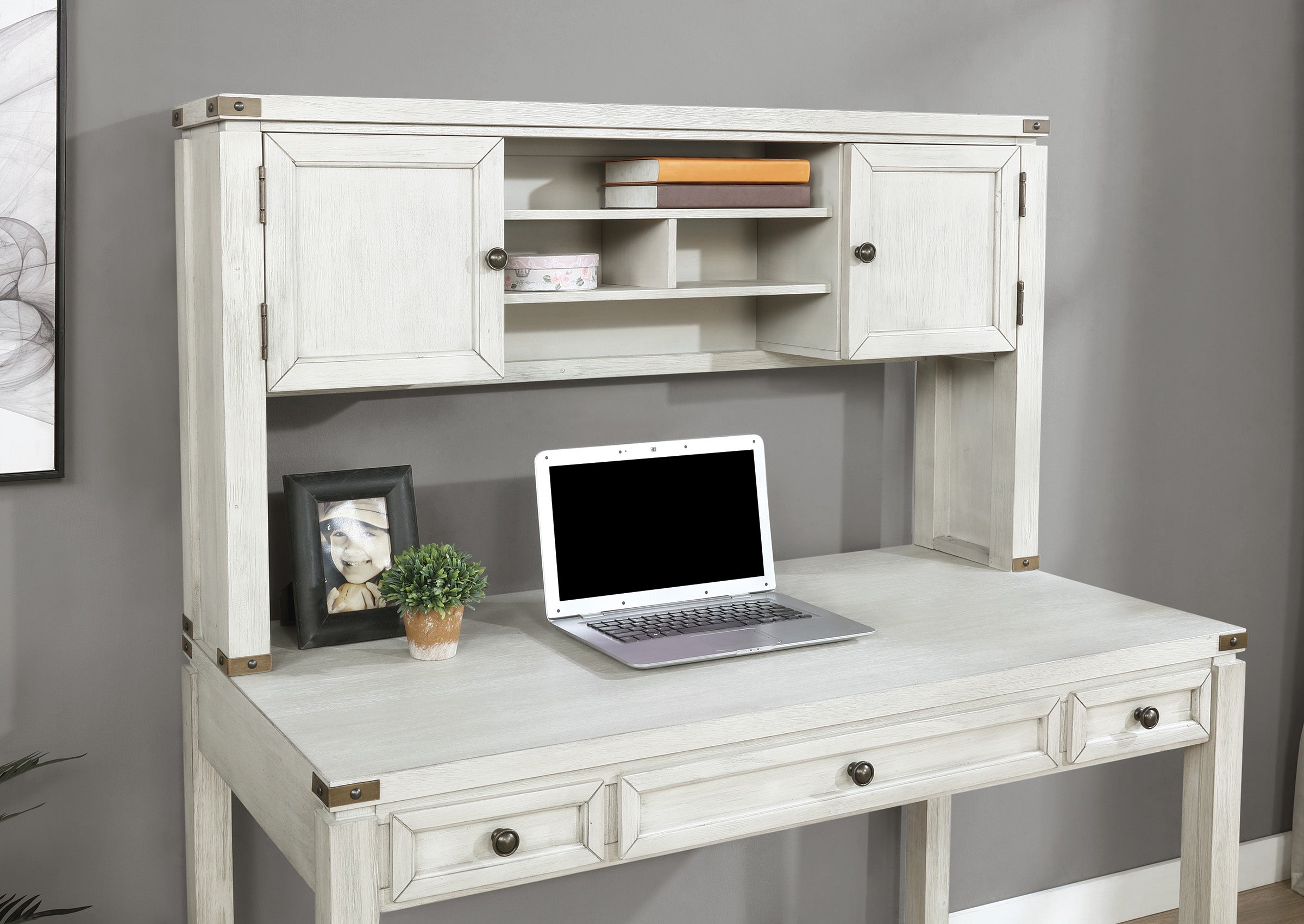 Baton Rouge Hutch - Champagne Oak