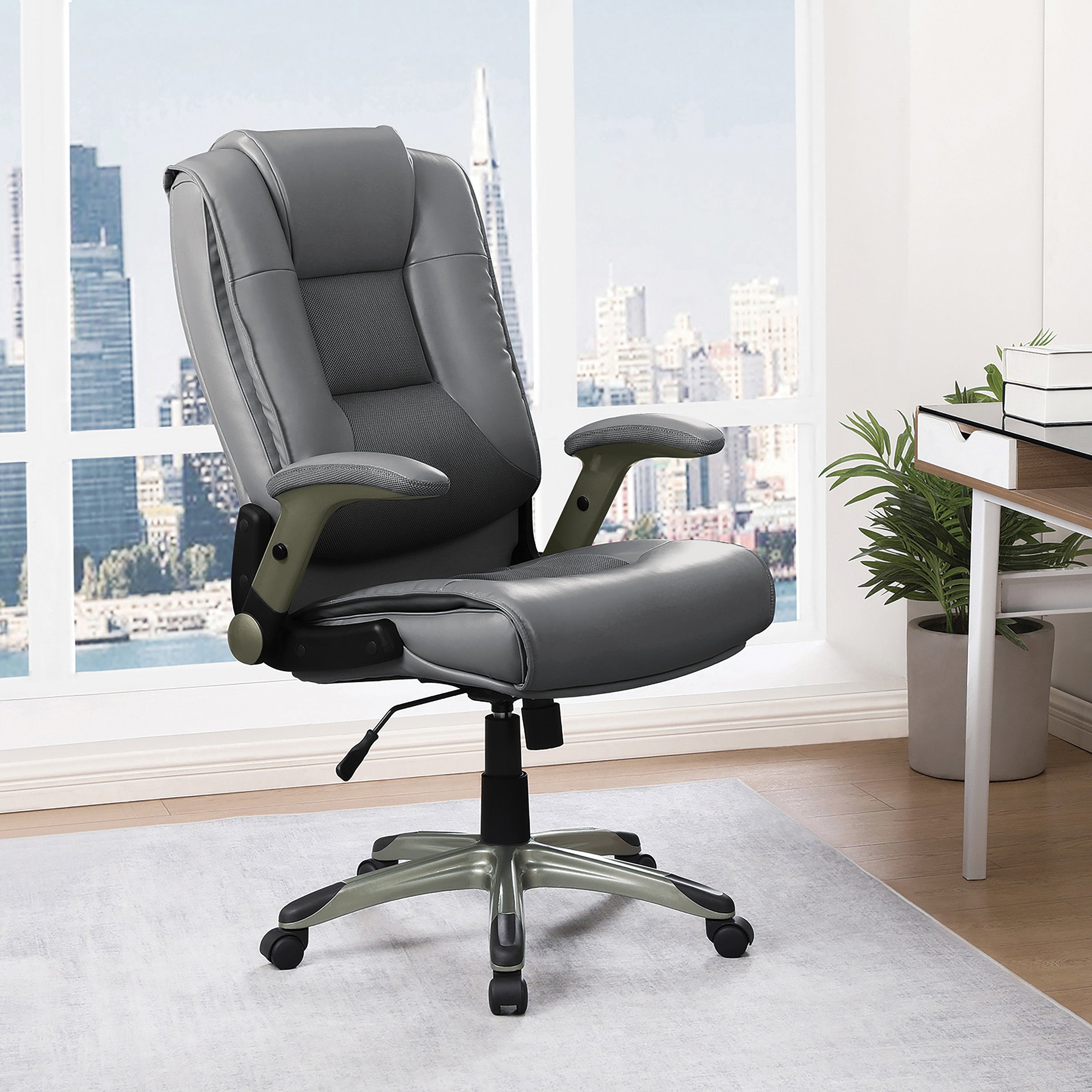 Exec Bonded Lthr Office Chair - Charcoal Grey / Titanium