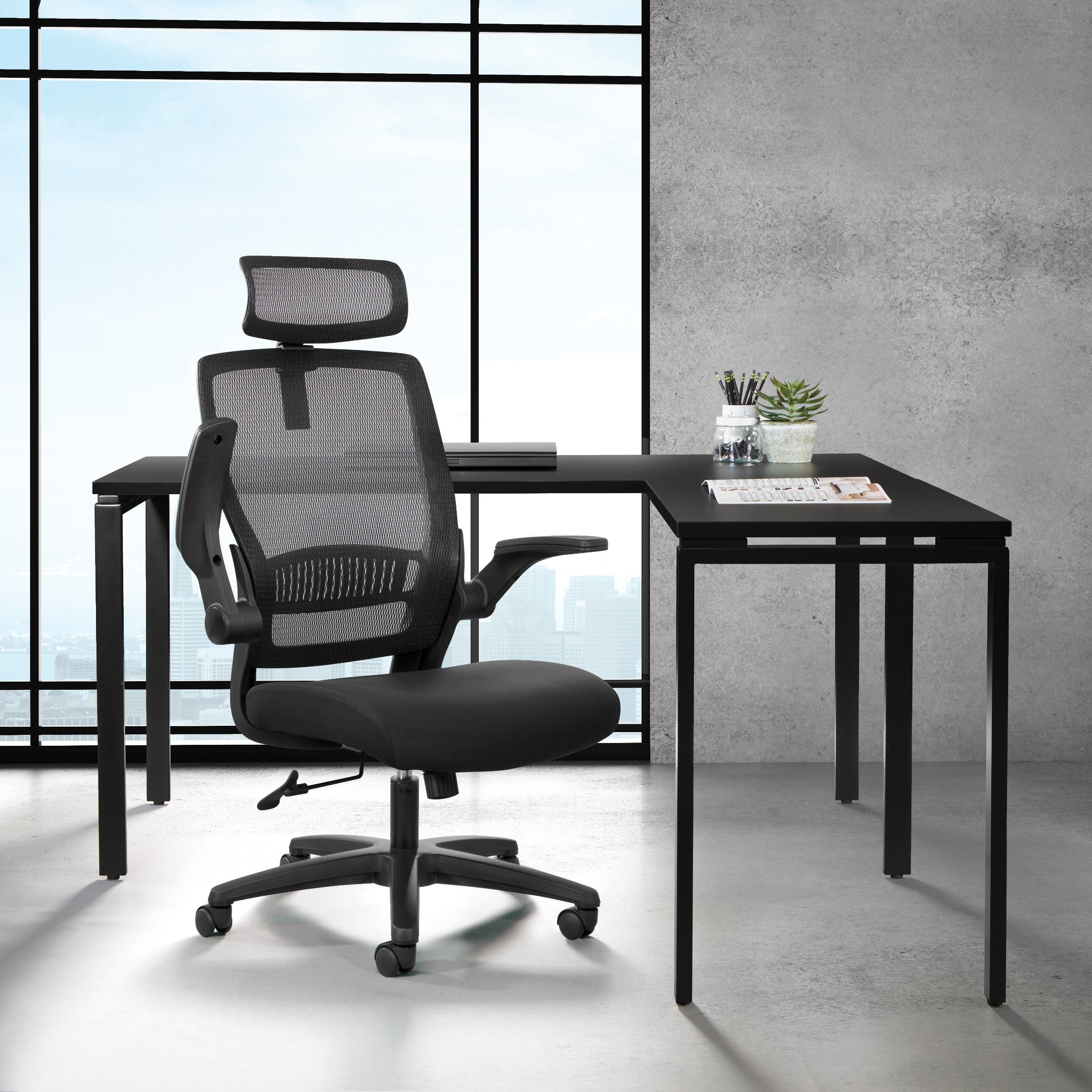 Mesh Back Manager's Chair/Headrest - Black