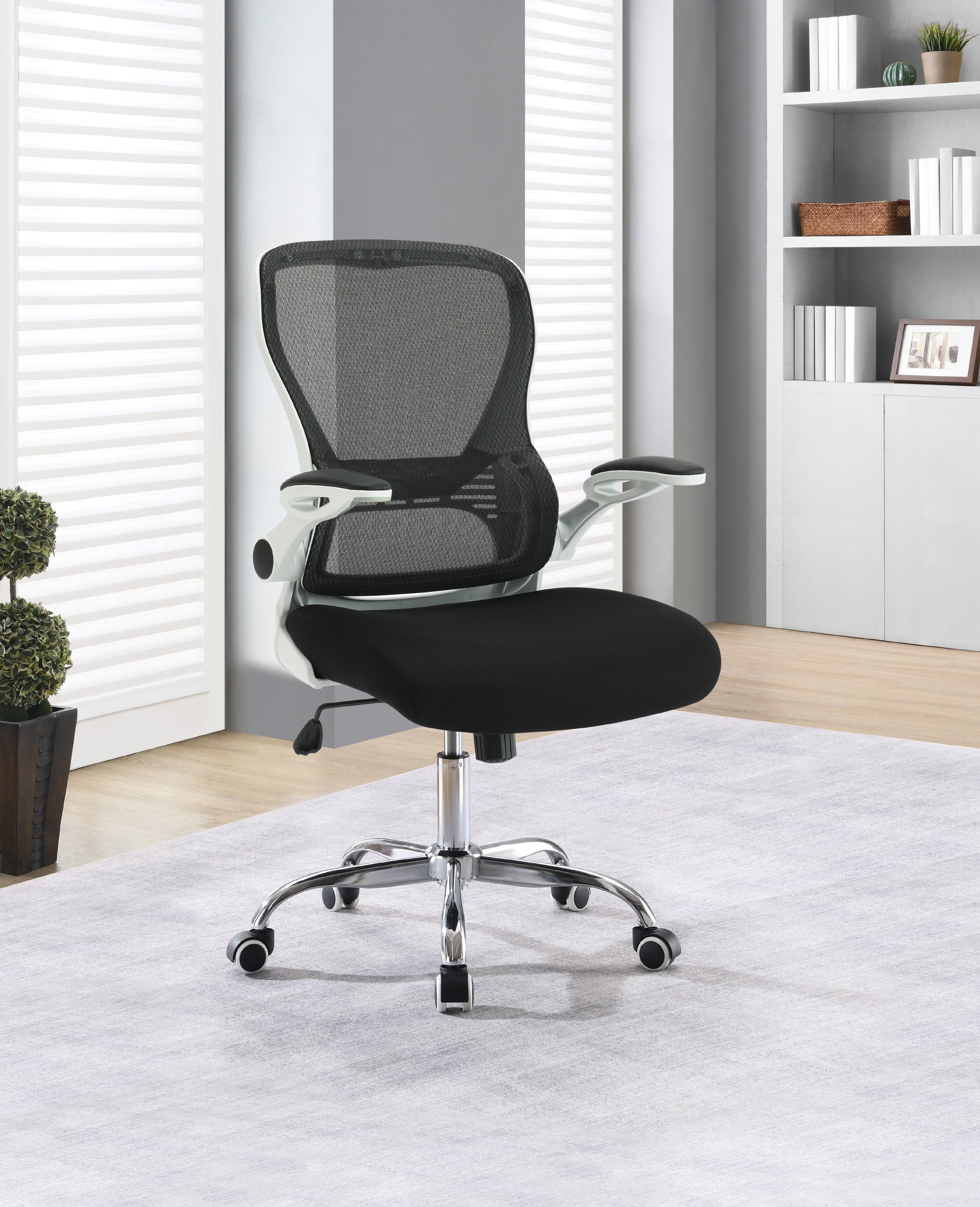 Mesh Back Manager’s Chair - Black/White