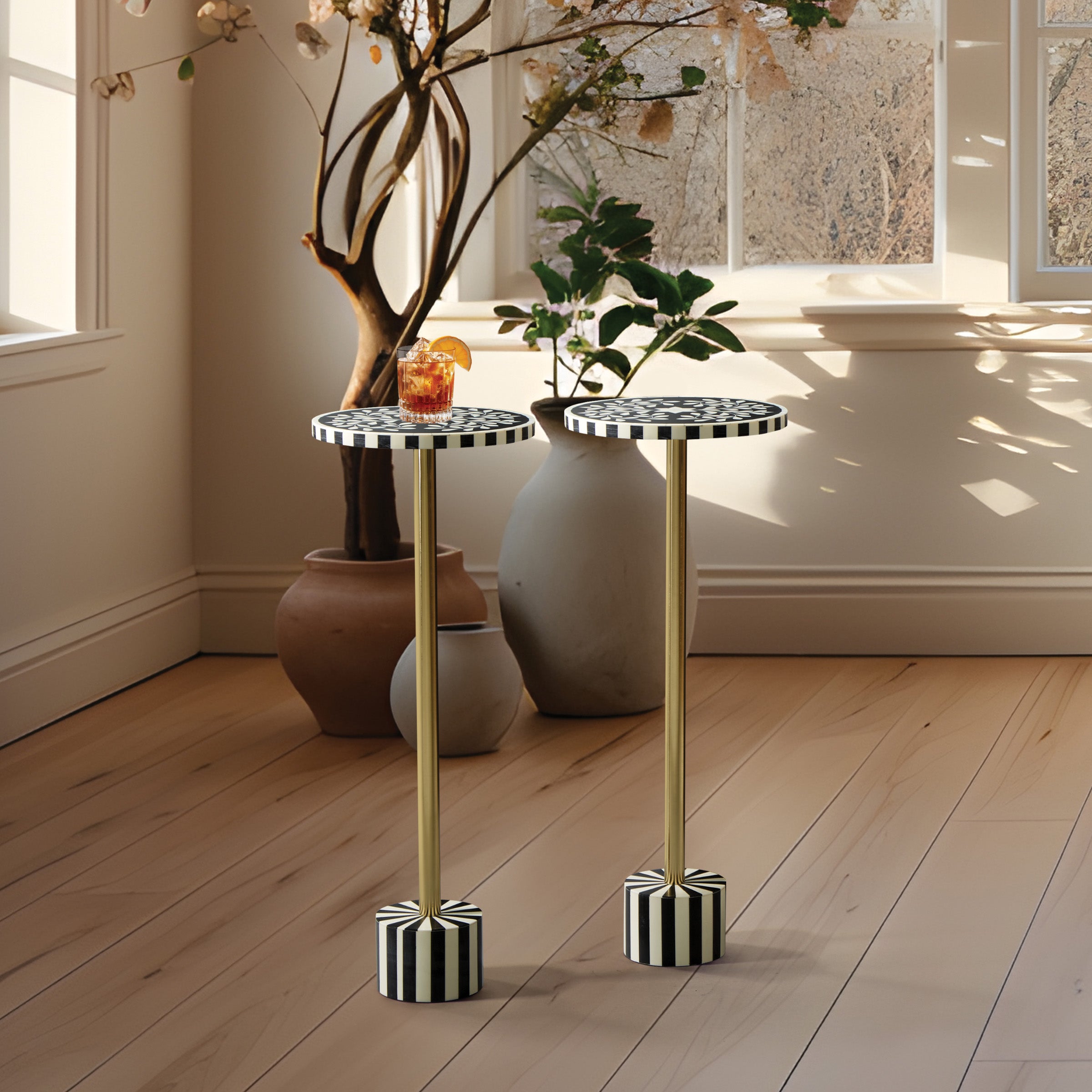 Mosaic Black and White Accent Table - Resing Black/White