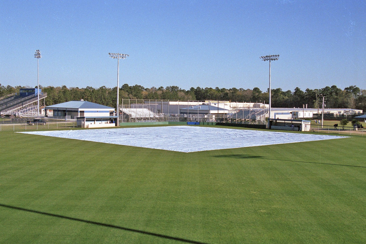 Aer-Flo 6.8 oz. Pro-Tector Full Field Cover - 120' x 120'
