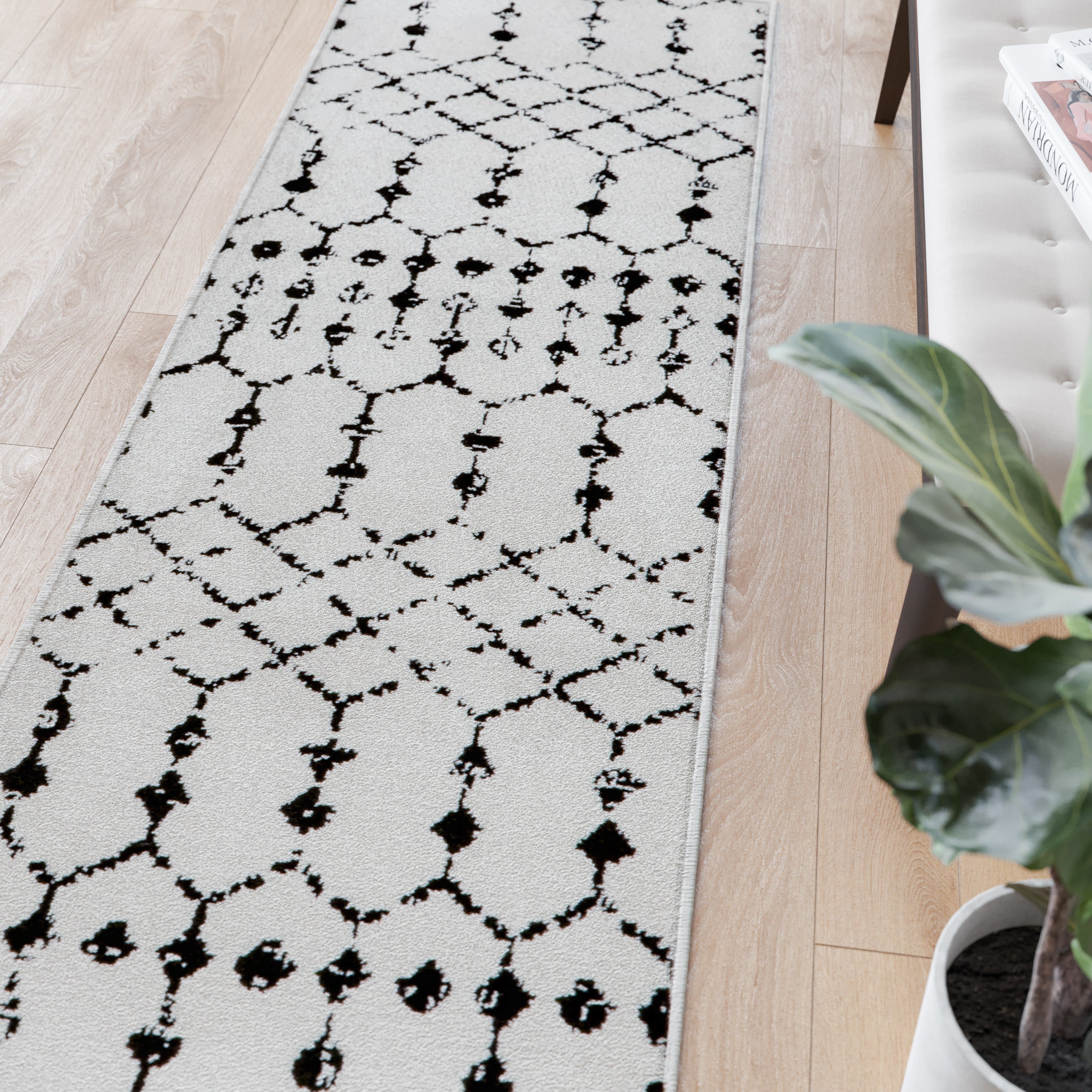 Beth Geometric Bohemian Low Pile Rug - 2'x6' - Ivory/Black