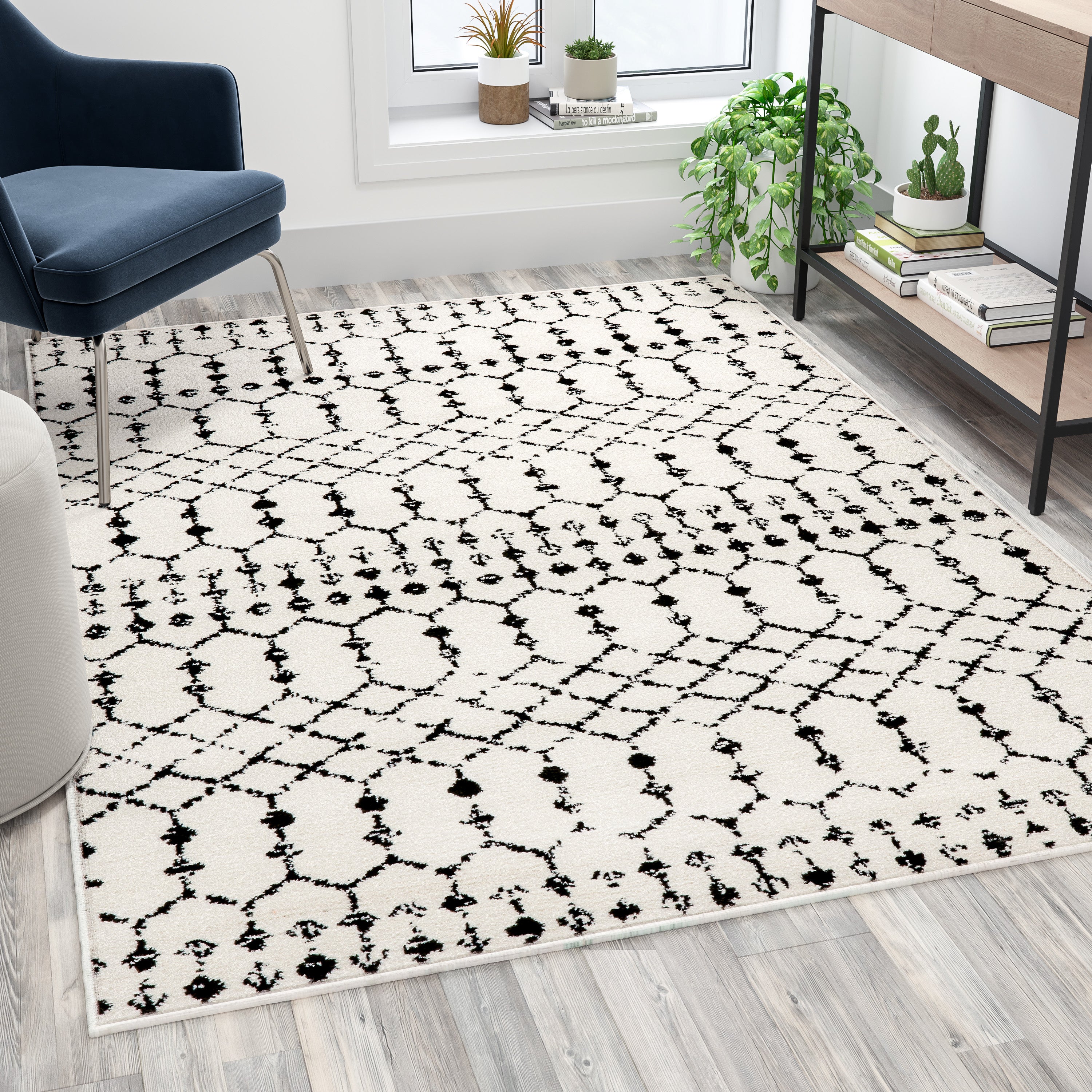 Beth Geometric Bohemian Low Pile Rug - 5' x 7' - Ivory/Black