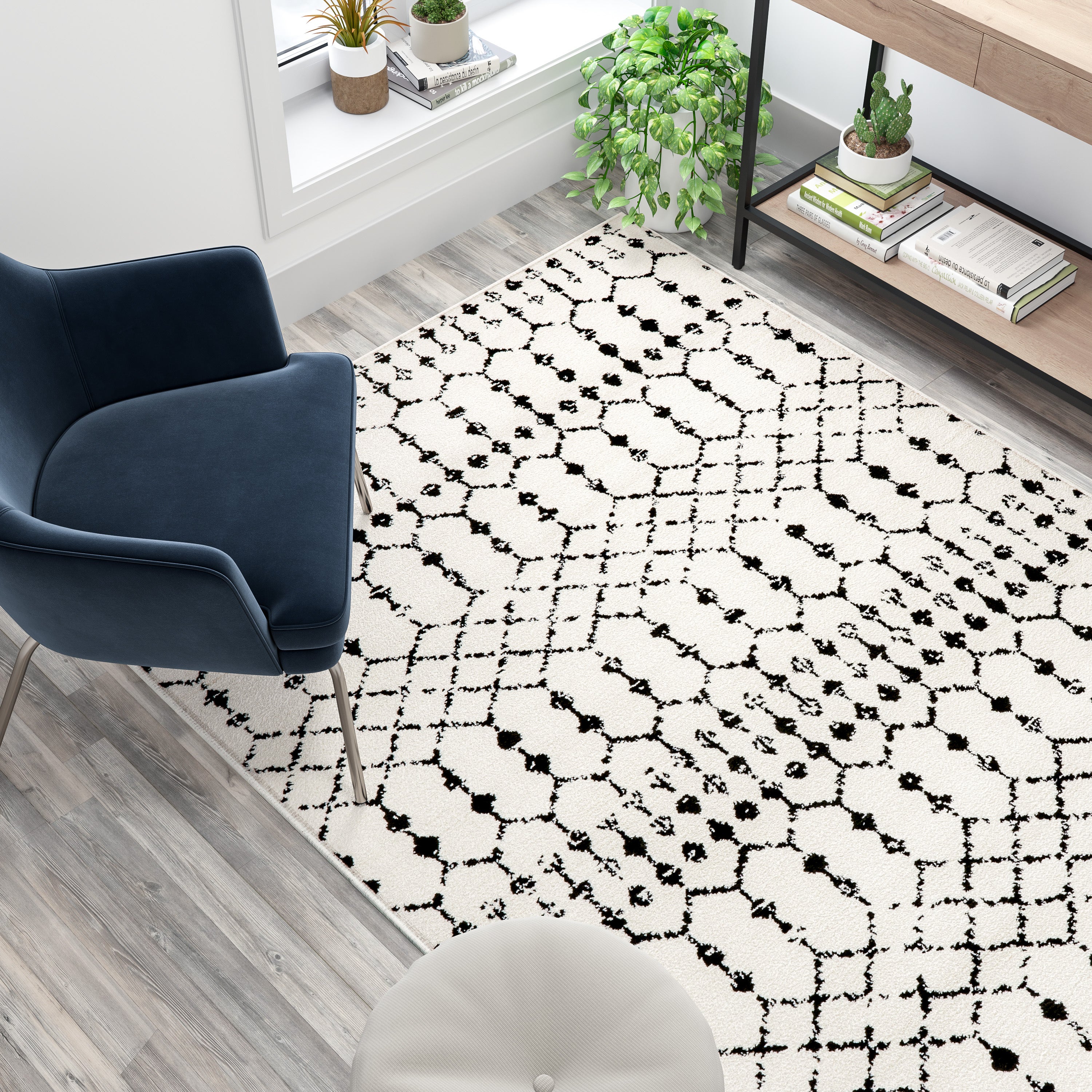 Beth Geometric Bohemian Low Pile Rug - 5' x 7' - Ivory/Black