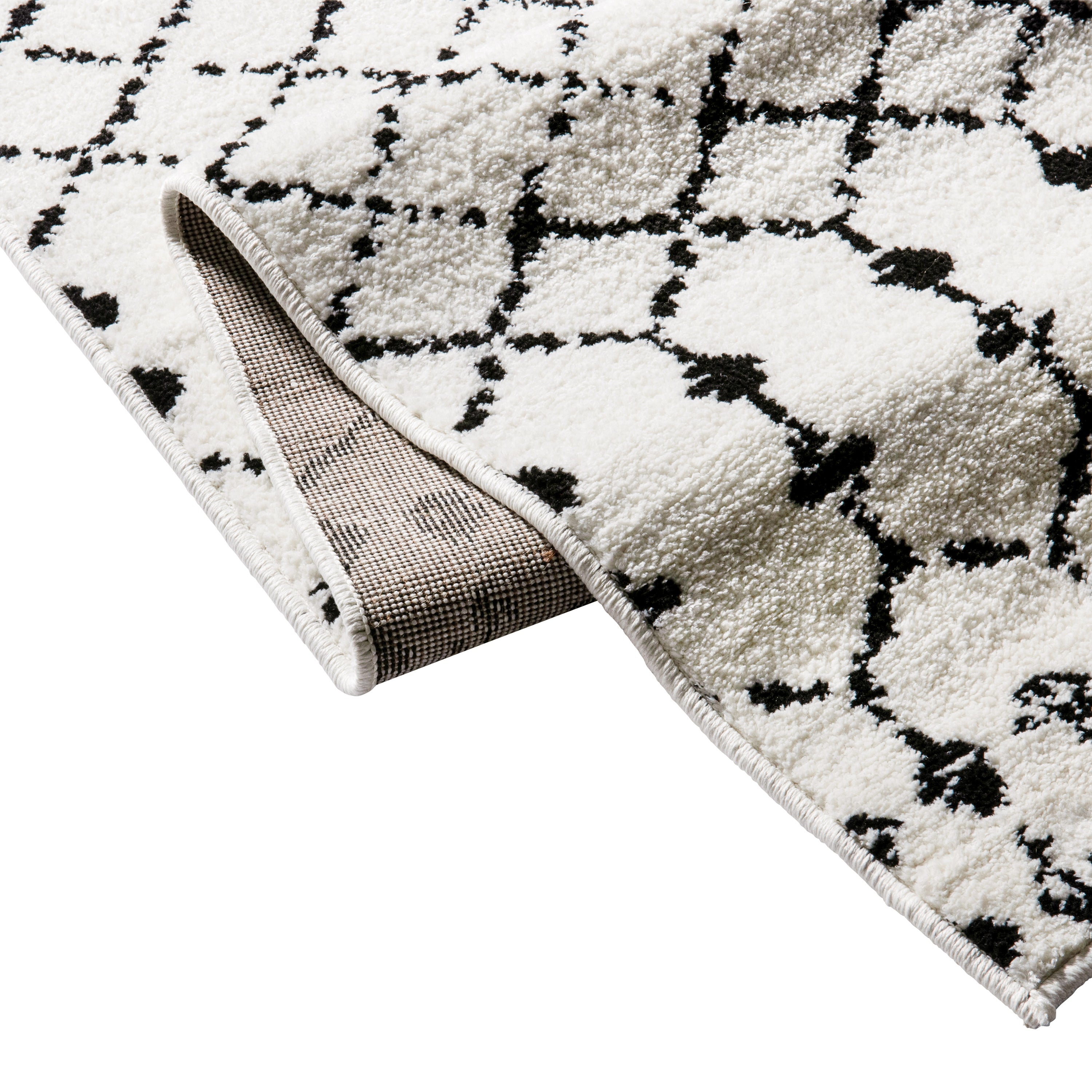 Beth Geometric Bohemian Low Pile Rug - 5' x 7' - Ivory/Black
