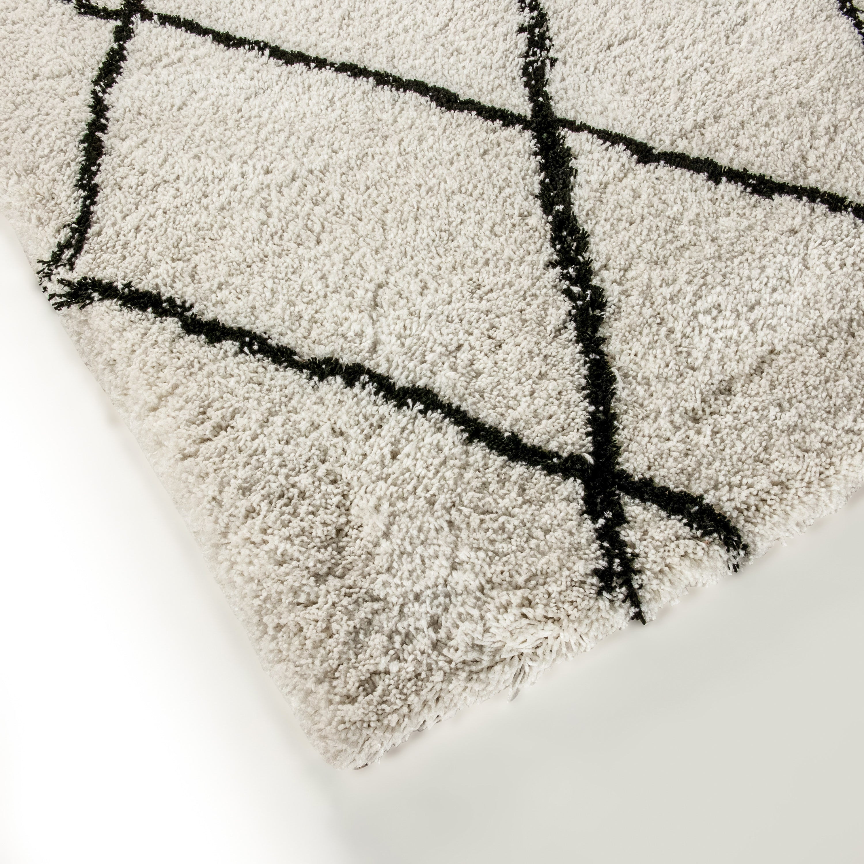 Roxy Shag Style Diamond Trellis Area Rug - 5' x 7' - Ivory