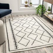 Roxy Geometric Style Bohemian Shag Area Rug - 5' x 7' - Ivory