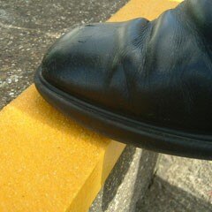 271818 Rust-Oleum SafeStep Step Edge, Yellow, Extra Coarse, Floor, Anti-Slip