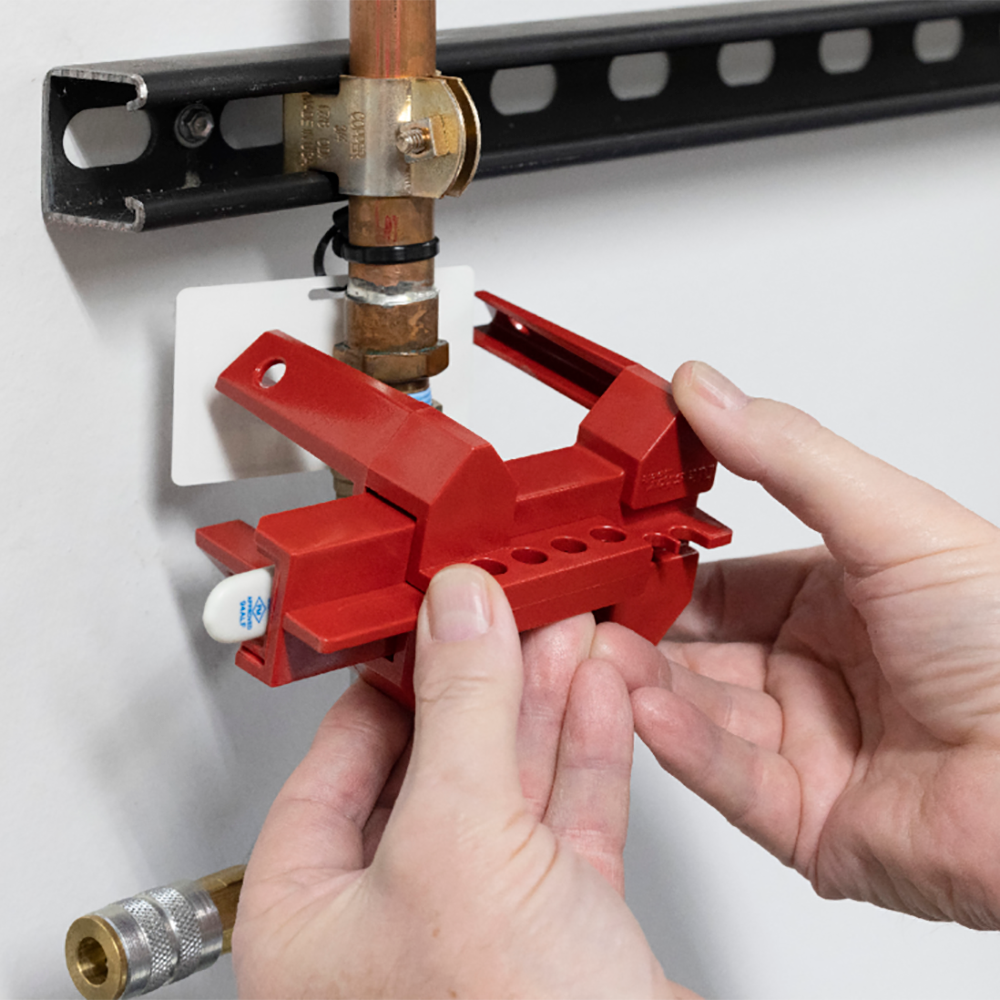 4-leg quarter turn valve lockout