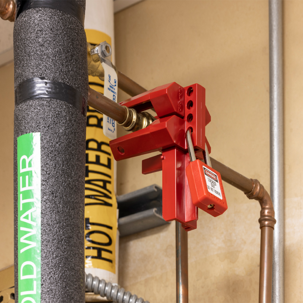4-leg quarter turn valve lockout