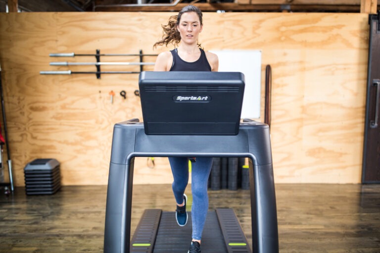 G690 - Verde Status Eco-Powr Treadmill