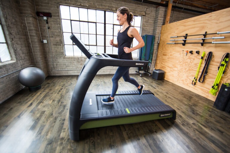 G690 - Verde Status Eco-Powr Treadmill