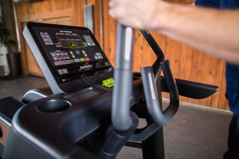 V886 - Verso Status Eco-Natural Cross Trainer