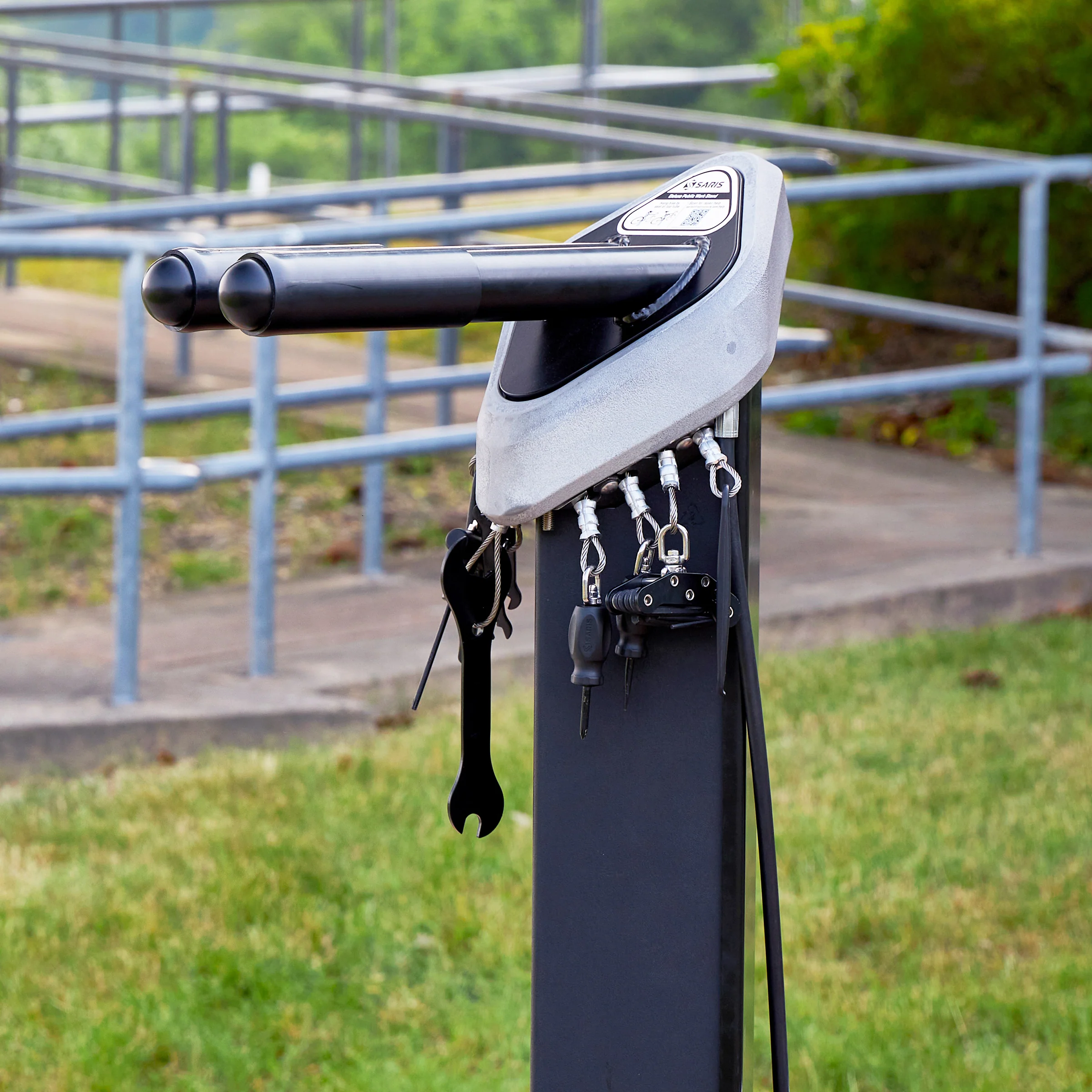 DELUXE PUBLIC WORK STAND, BLACK