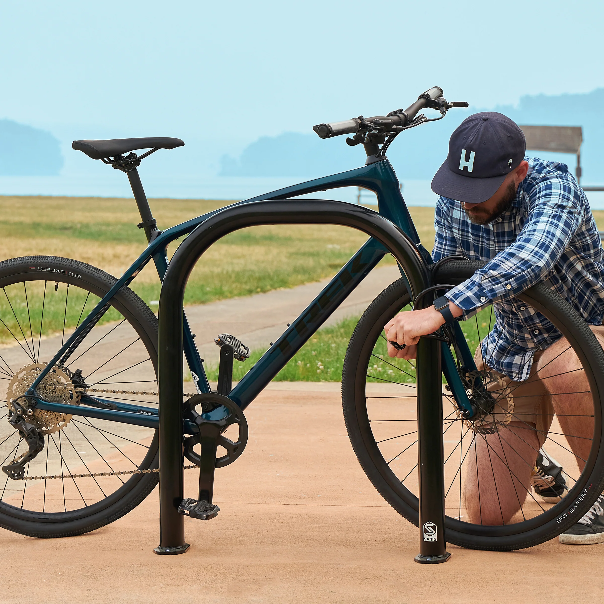 1.66" Bike Dock,Flange Mount, BLACK PC