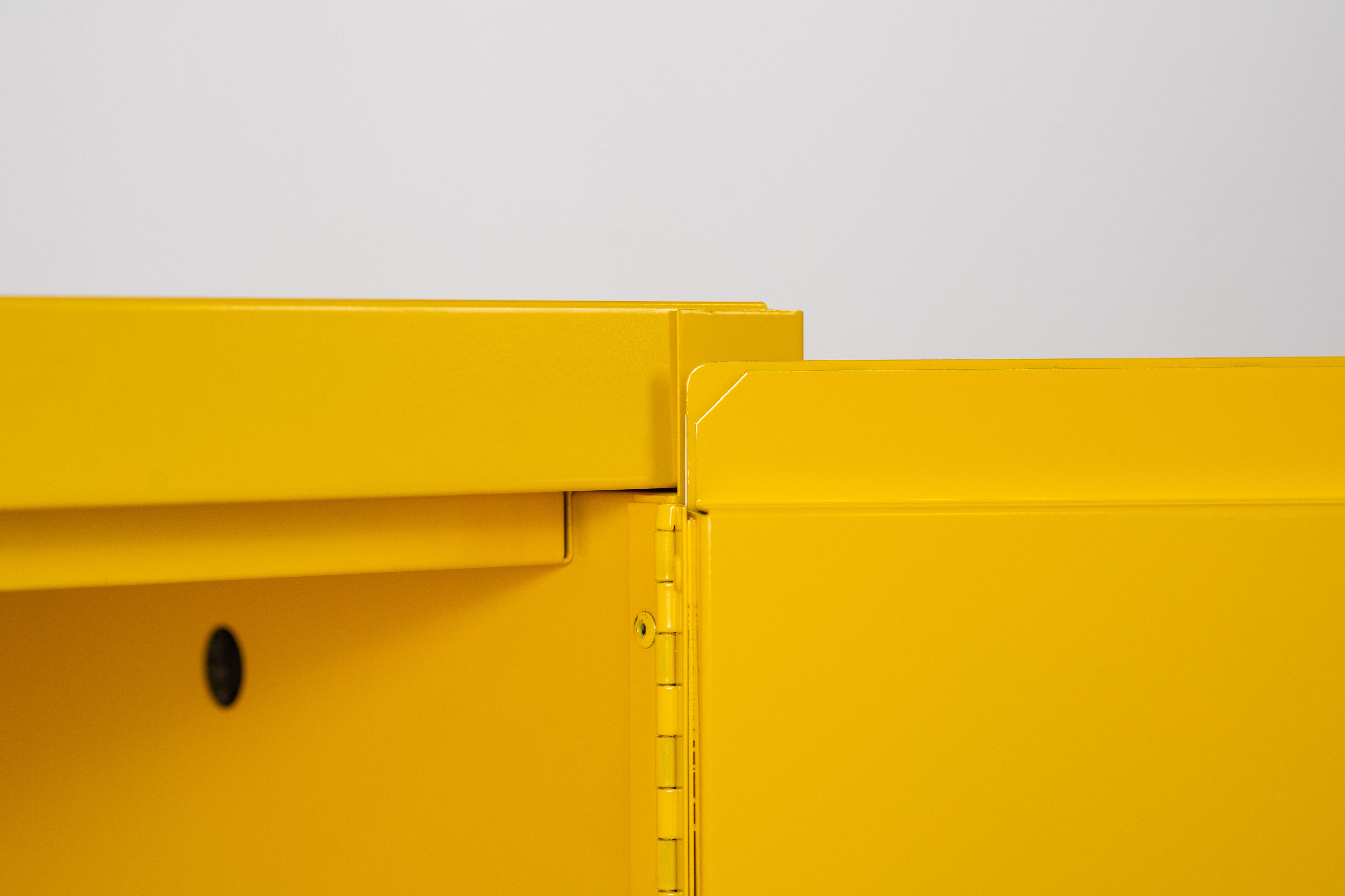 Flammable Safety Cabinet with manual doors (Red)