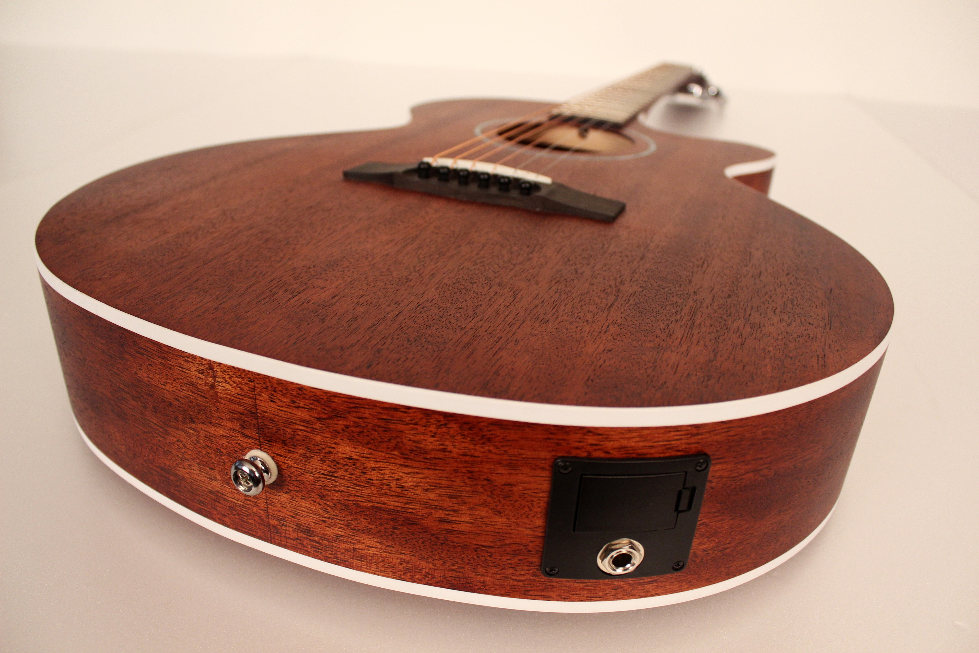 Cort SFXMEMOP SFX Series Acoustic Electric Cutaway Guitar. Open Pore Mahogany