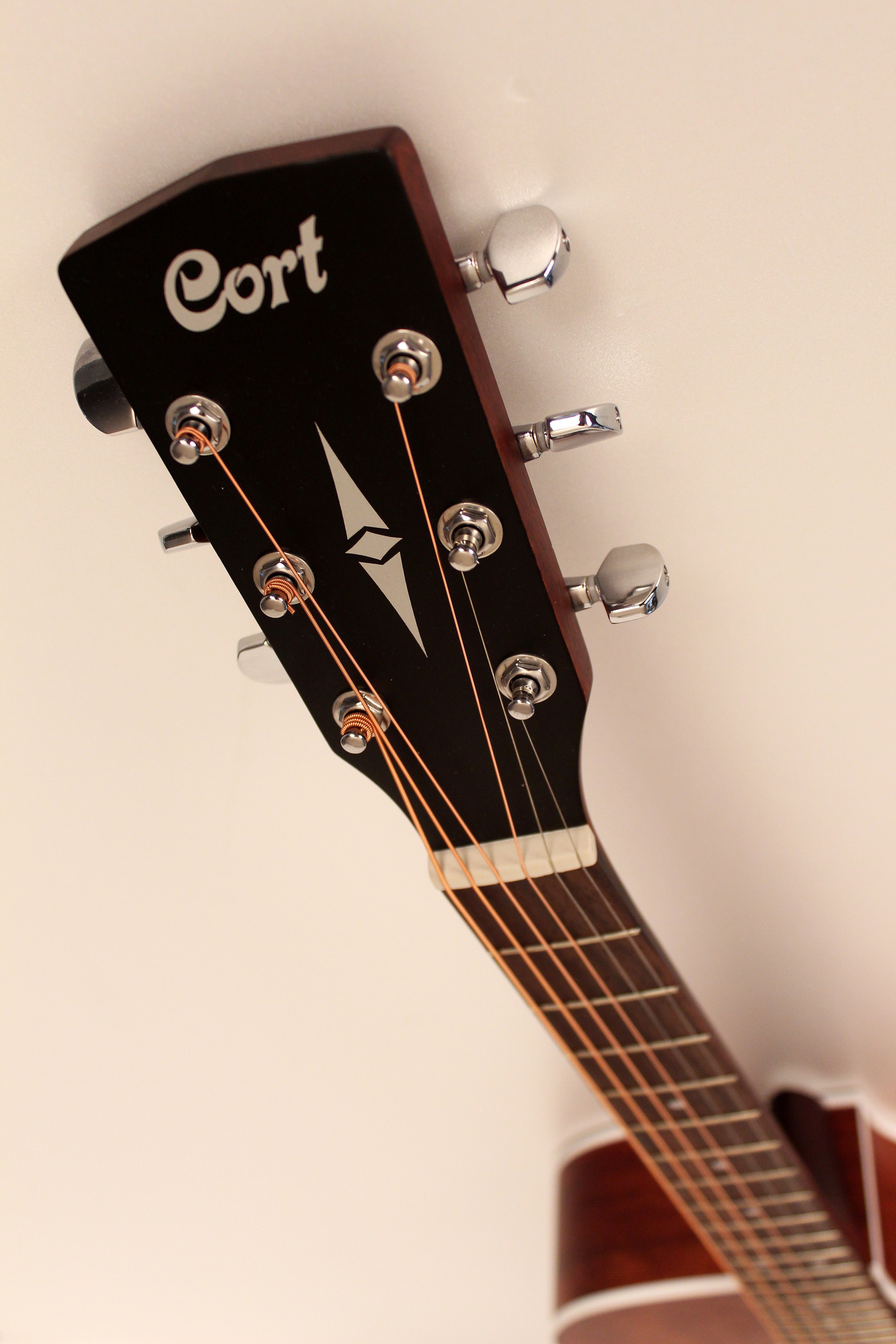 Cort SFXMEMOP SFX Series Acoustic Electric Cutaway Guitar. Open Pore Mahogany