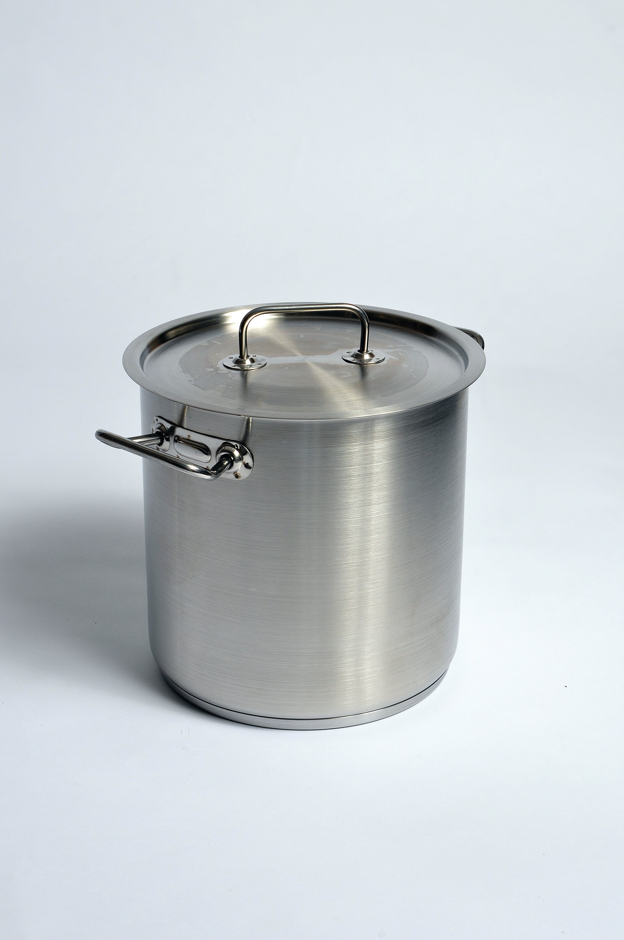 United Scientific® Utility Tanks With Lid (Stock Pot), Stainless Steel 11 L