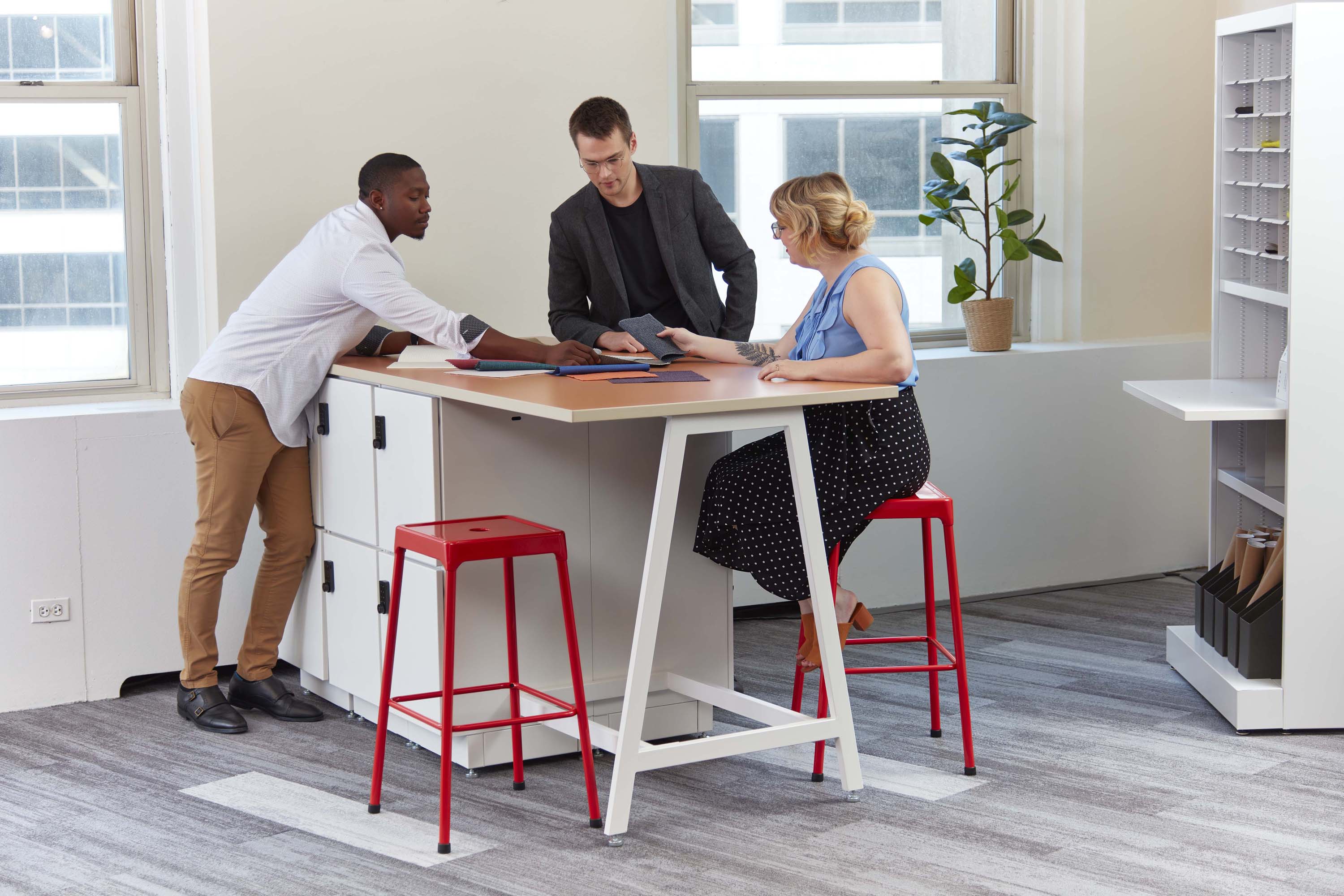 Stool Wh 29 In