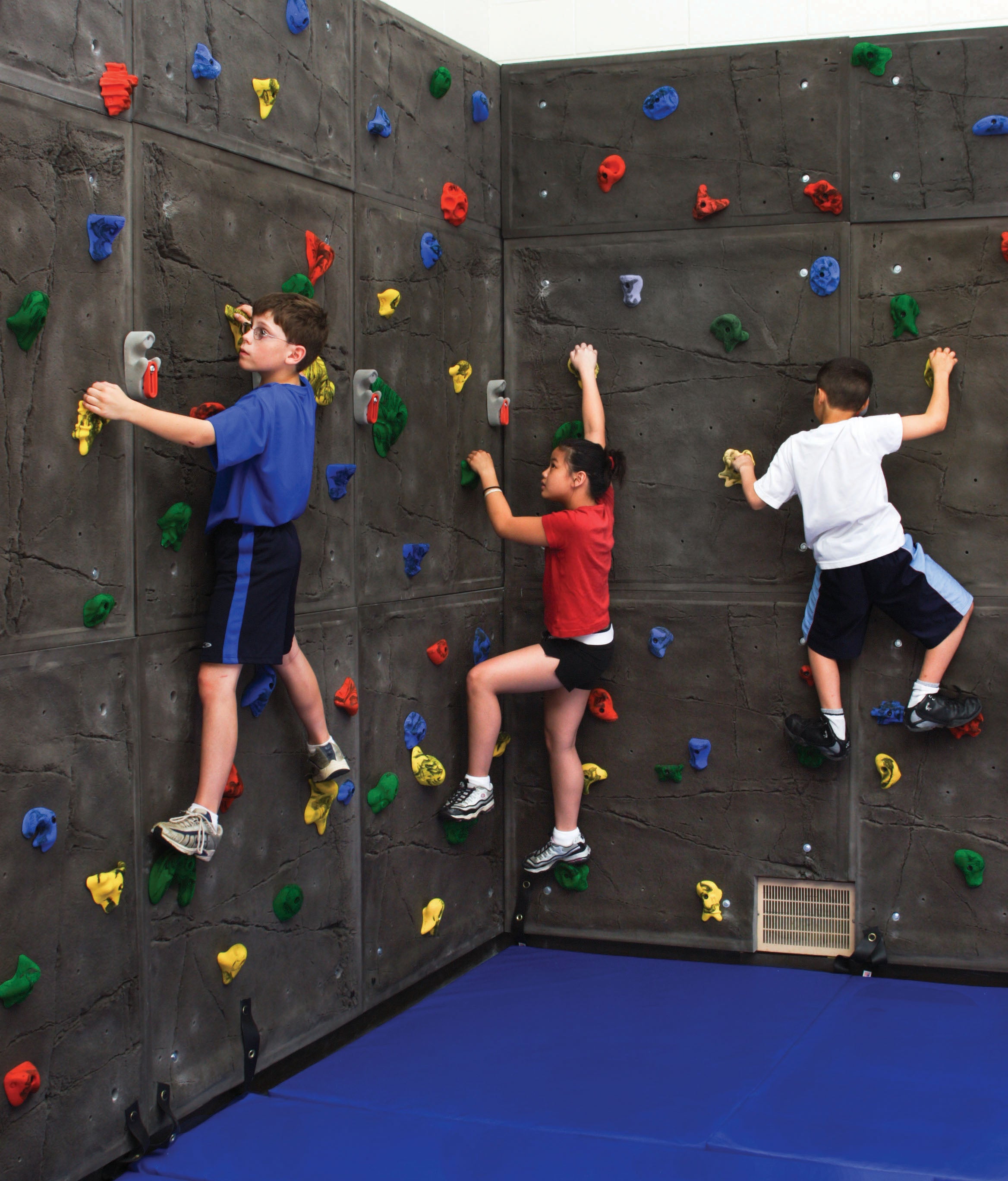 8' HIGH SUPERIOR TRAVERSE WALLS - 8'H x 20'L - Package with 2"W Mats