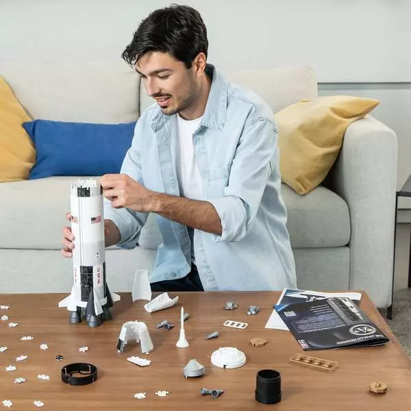 Apollo Saturn V Rocket Model with Separable Rocket Stages, Lunar Lander and Astronauts - 3D Puzzle, 440 Pieces