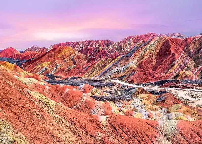 Beautiful Mountains: Rainbow Mountains, China - Puzzle Highlights, 1000 Pieces