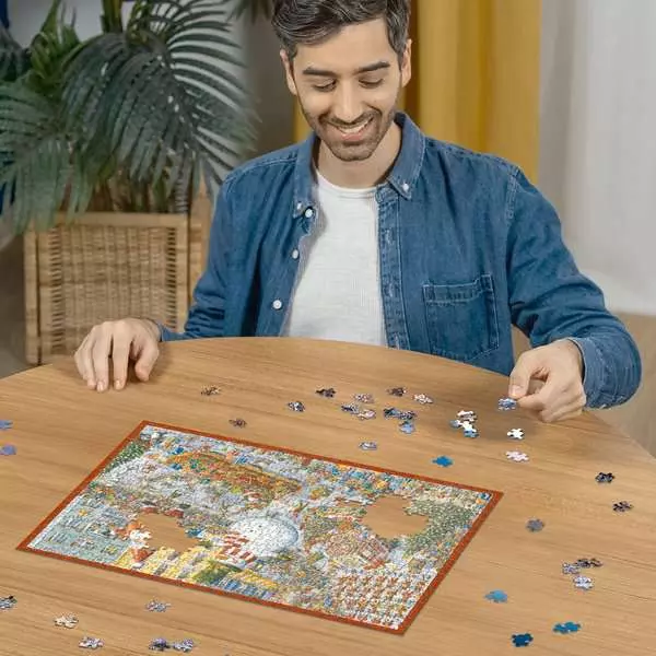 Here Comes Christmas! - Standard Adult Puzzle, 500 Pieces