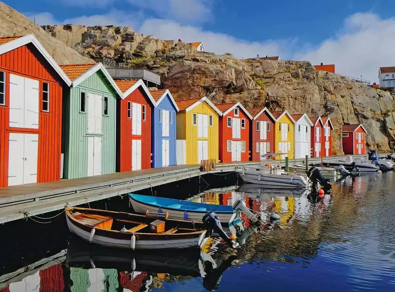 Colorful Houses in Sweden - Feel Well & Puzzle, 100 Pieces
