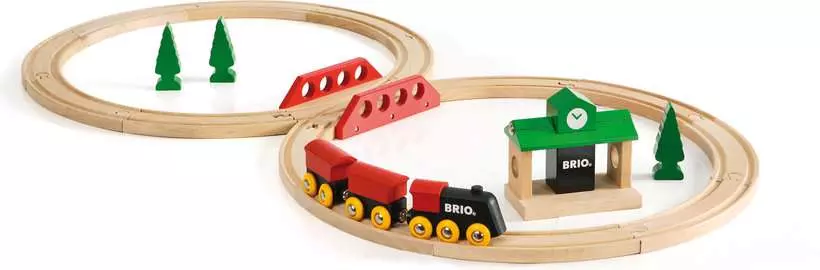 Classic Figure 8 Set - Toy Train Set with Accessories and Wooden Tracks, 22 Pieces