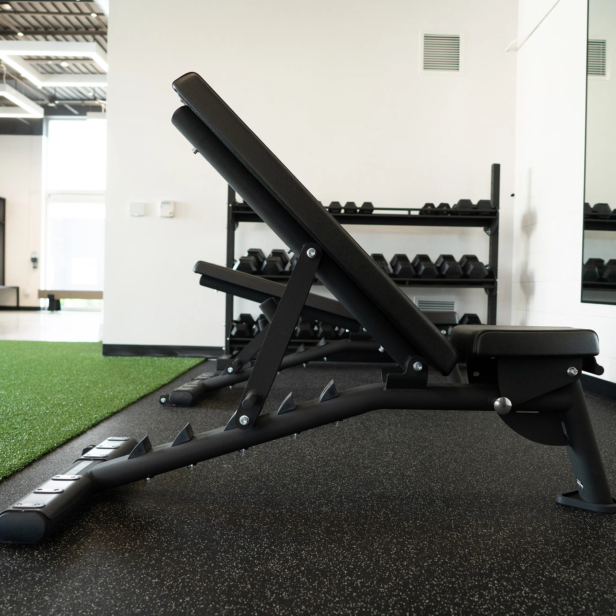 FLAT-INCLINE BENCH (PREMIUM COMM GRADE)