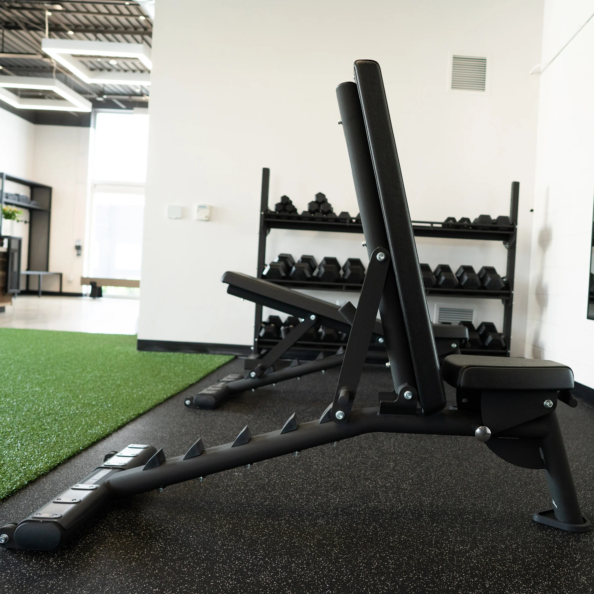 FLAT-INCLINE BENCH (PREMIUM COMM GRADE)