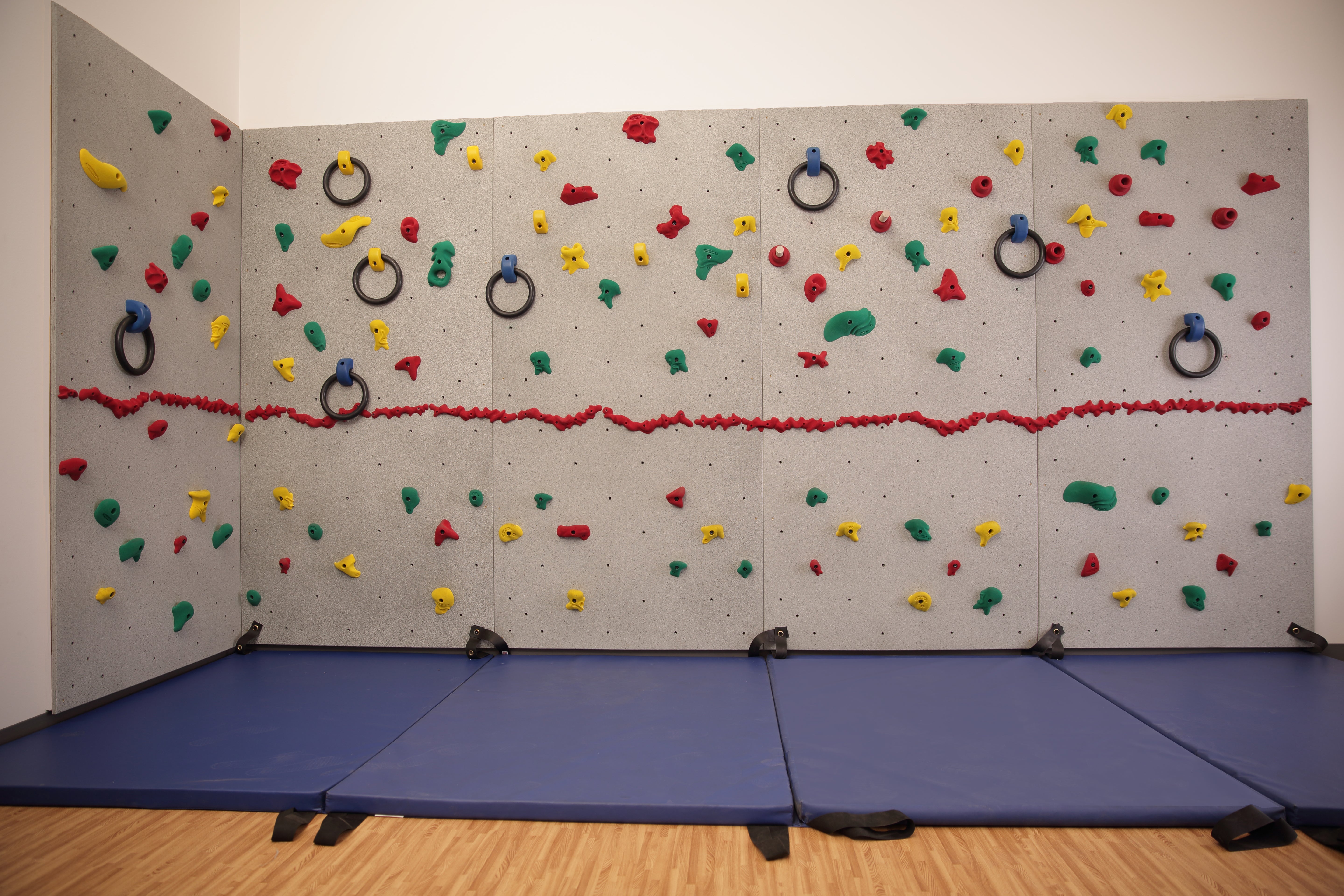 Ultimate Traverse Wall Challenge Course