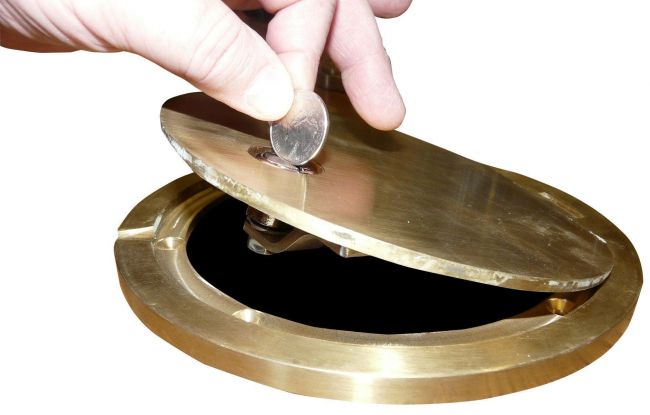 4" Floating Floor Socket With Locking Hinged Brass Cover Plate