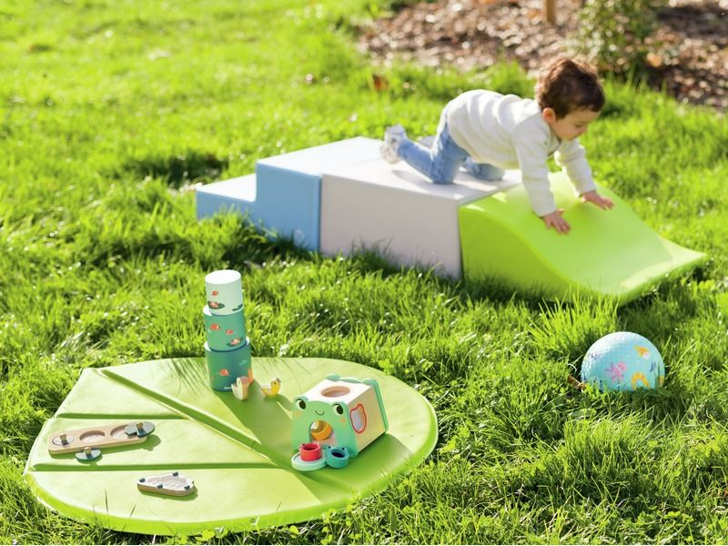 Double-Sided Leaf Mat - Green/Light Green, Small