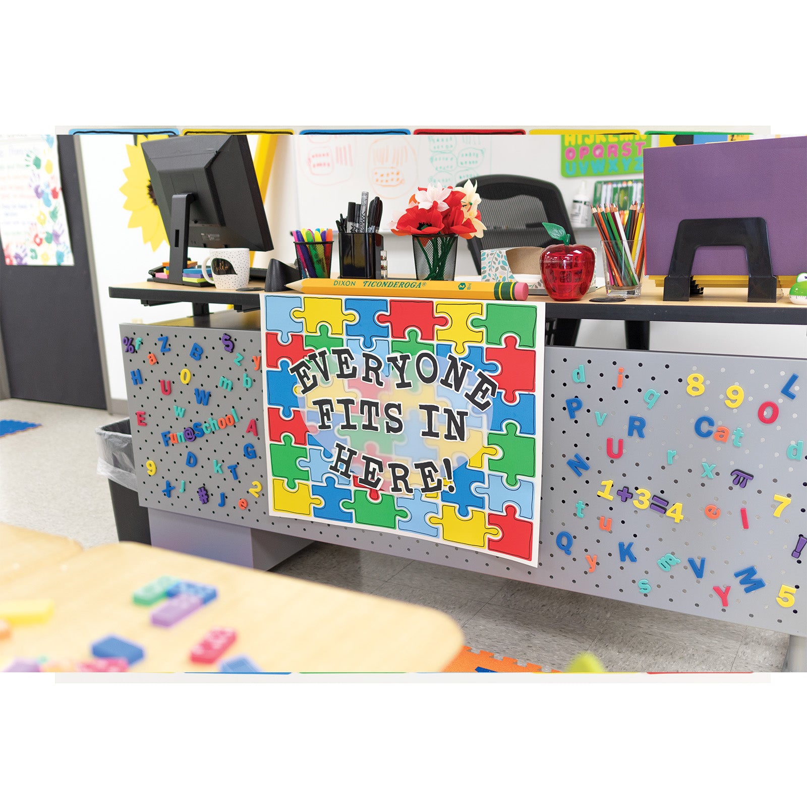 Coated Poster Board, Black, 22" x 28", 25 Sheets