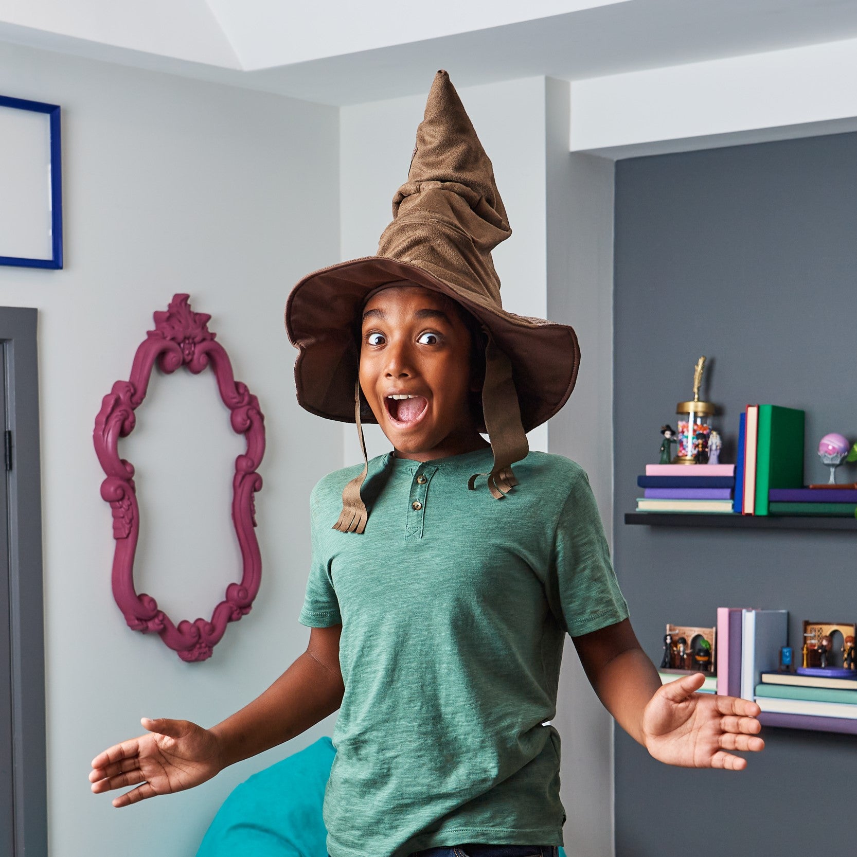 Wizarding World Harry Potter, Talking Sorting Hat with 15 Phrases for Pretend Play, Kids Toys for Ages 5 and up