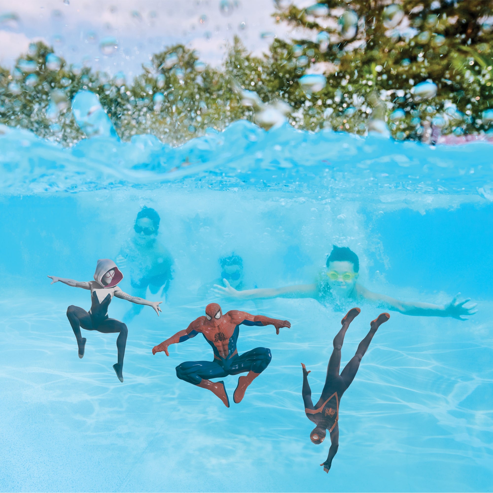 Swimways Marvel Spidey Dive Characters 3-Pack, Swimming Pool Accessories & Kids Pool Toys, Pool Party Supplies & Water Toys for Kids Aged 5 & Up