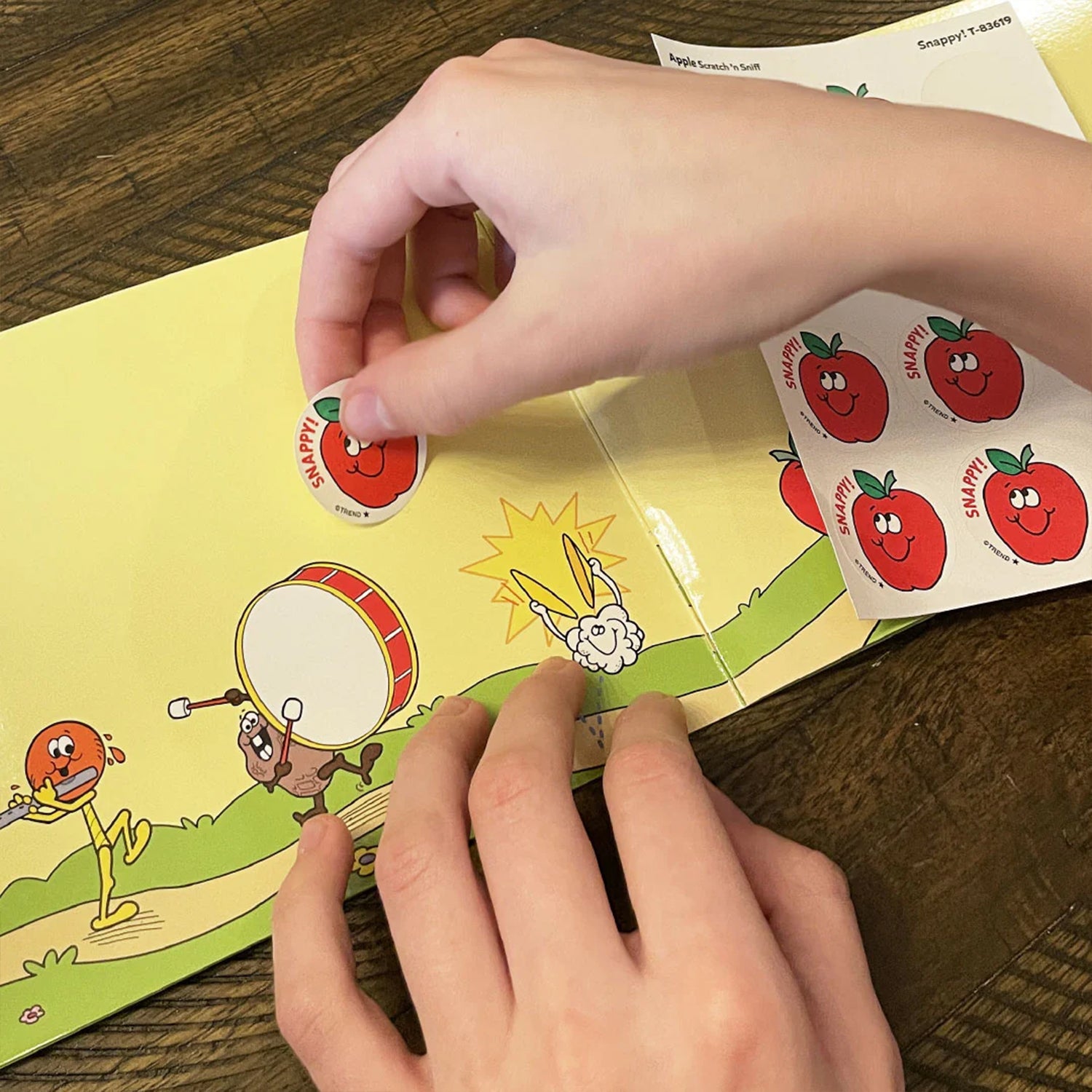 Snappy!/Apple Scented Stickers, Pack of 24