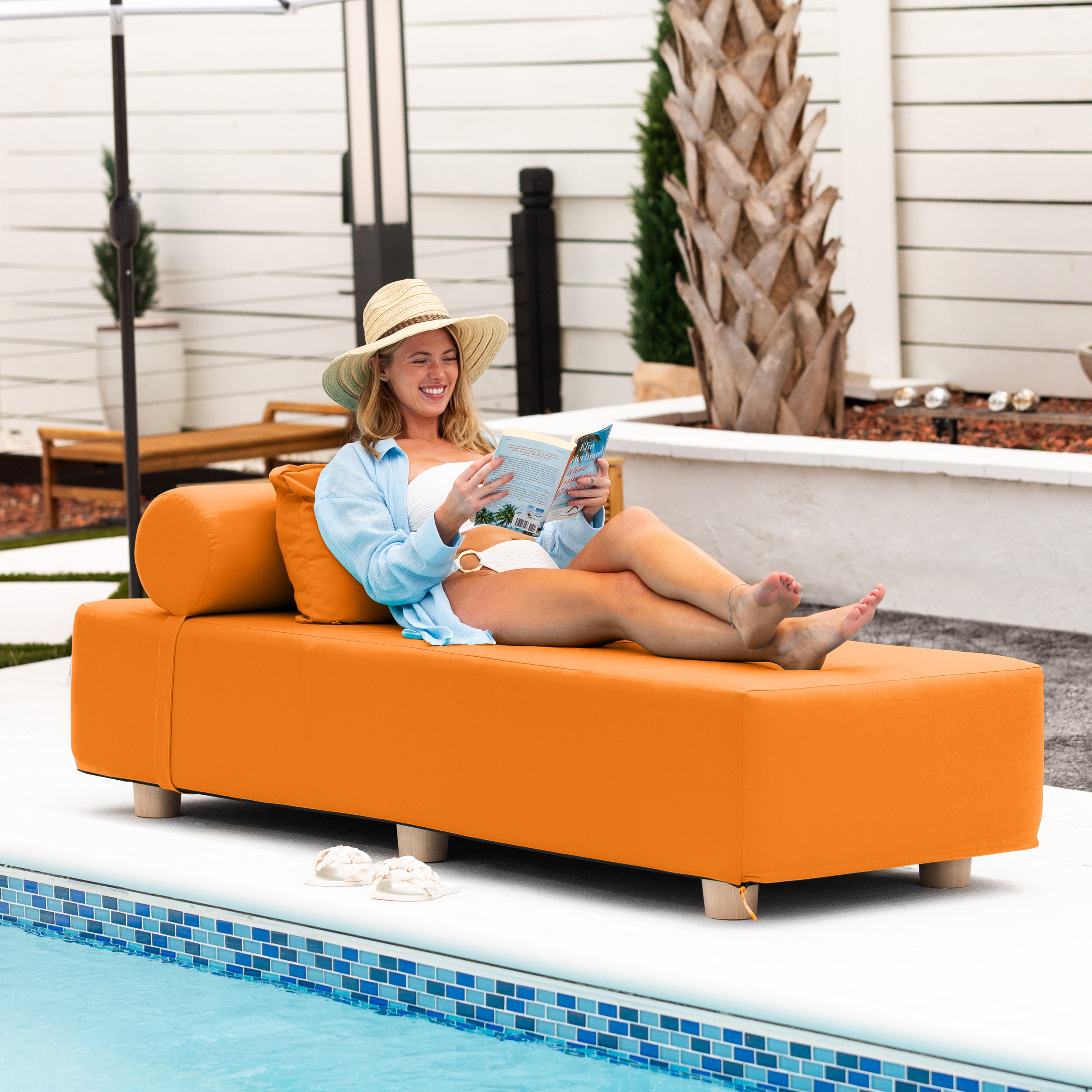 Jaxx Alvy Outdoor Sun Lounger – Luxurious Sunbed with Hevea Wood Feet, Sunbrella Tangerine