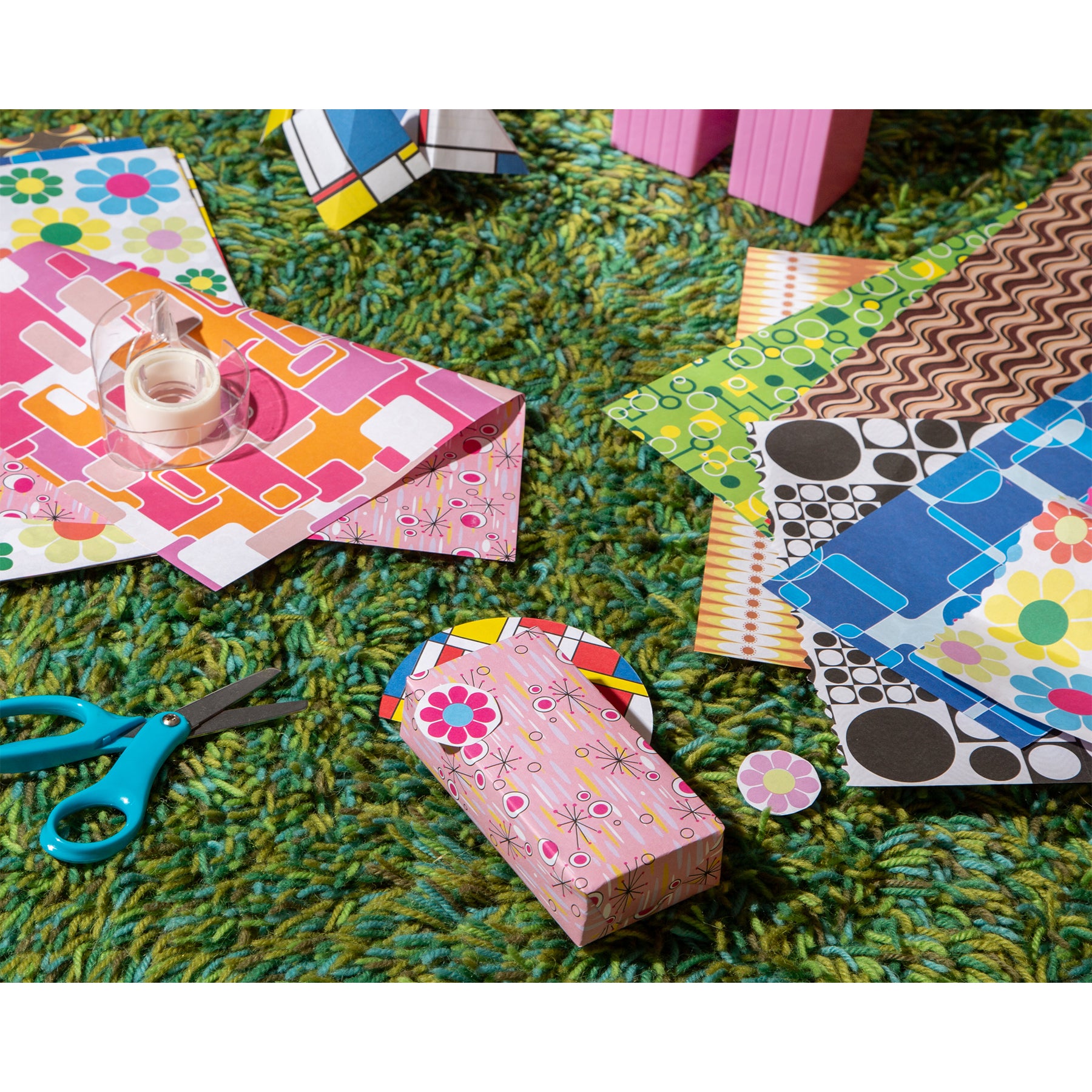 Retro Pop-Paper, 8-1/2" x 11", 32 Sheets
