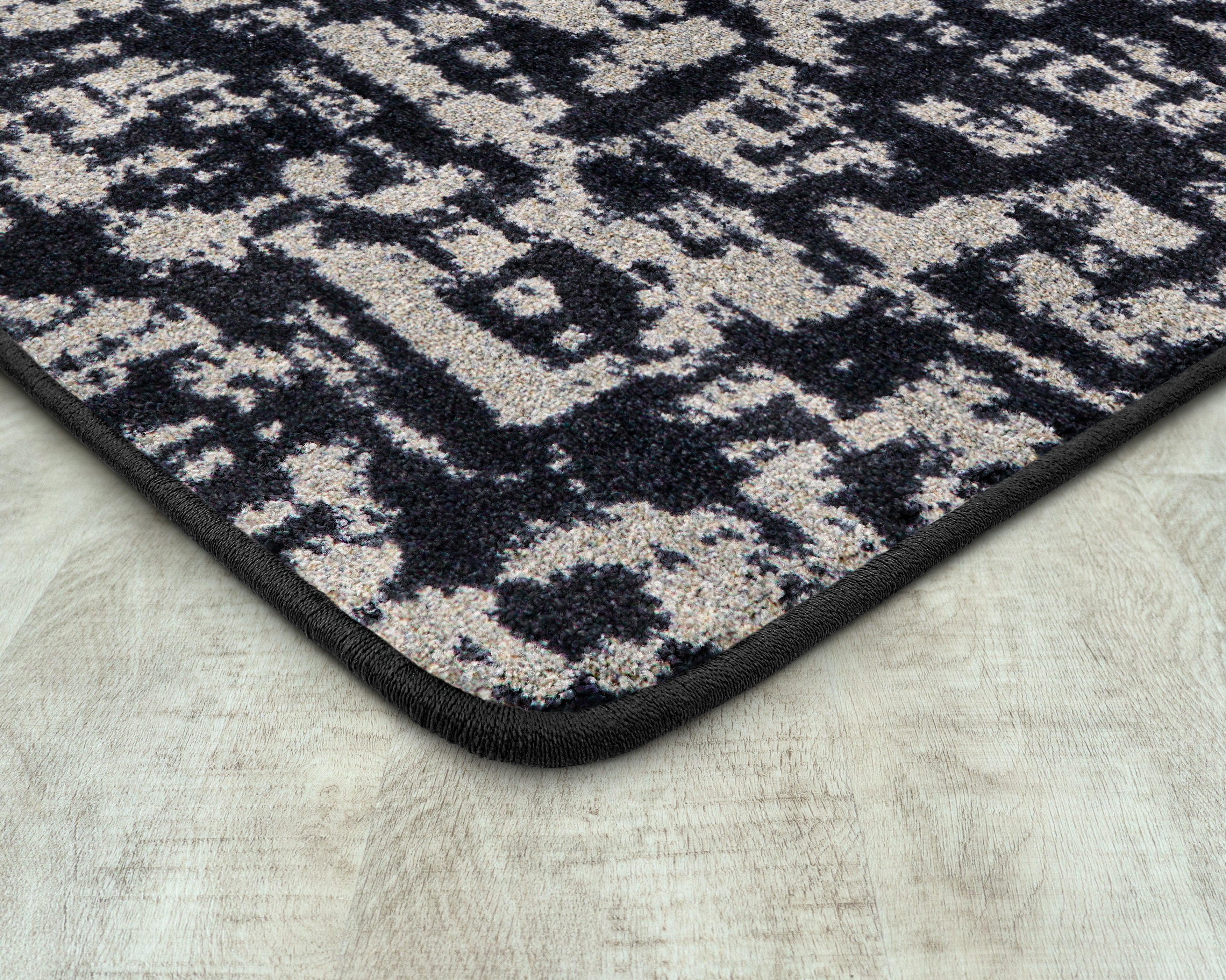 Block Print 3'10" x 5'4" area rug in color Onyx