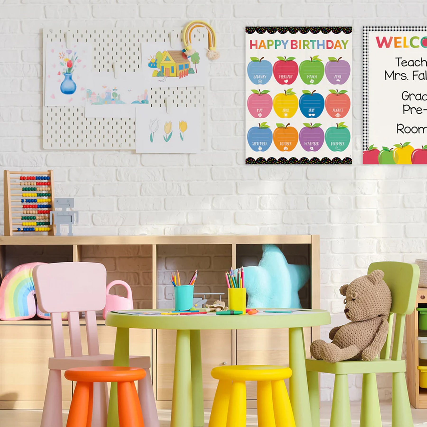 Apple Time Classroom Essentials 4-Chart Pack, 17" x 22"